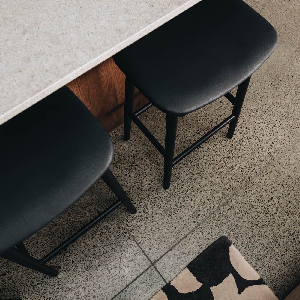 NILES BARSTOOL | BLACK OAK