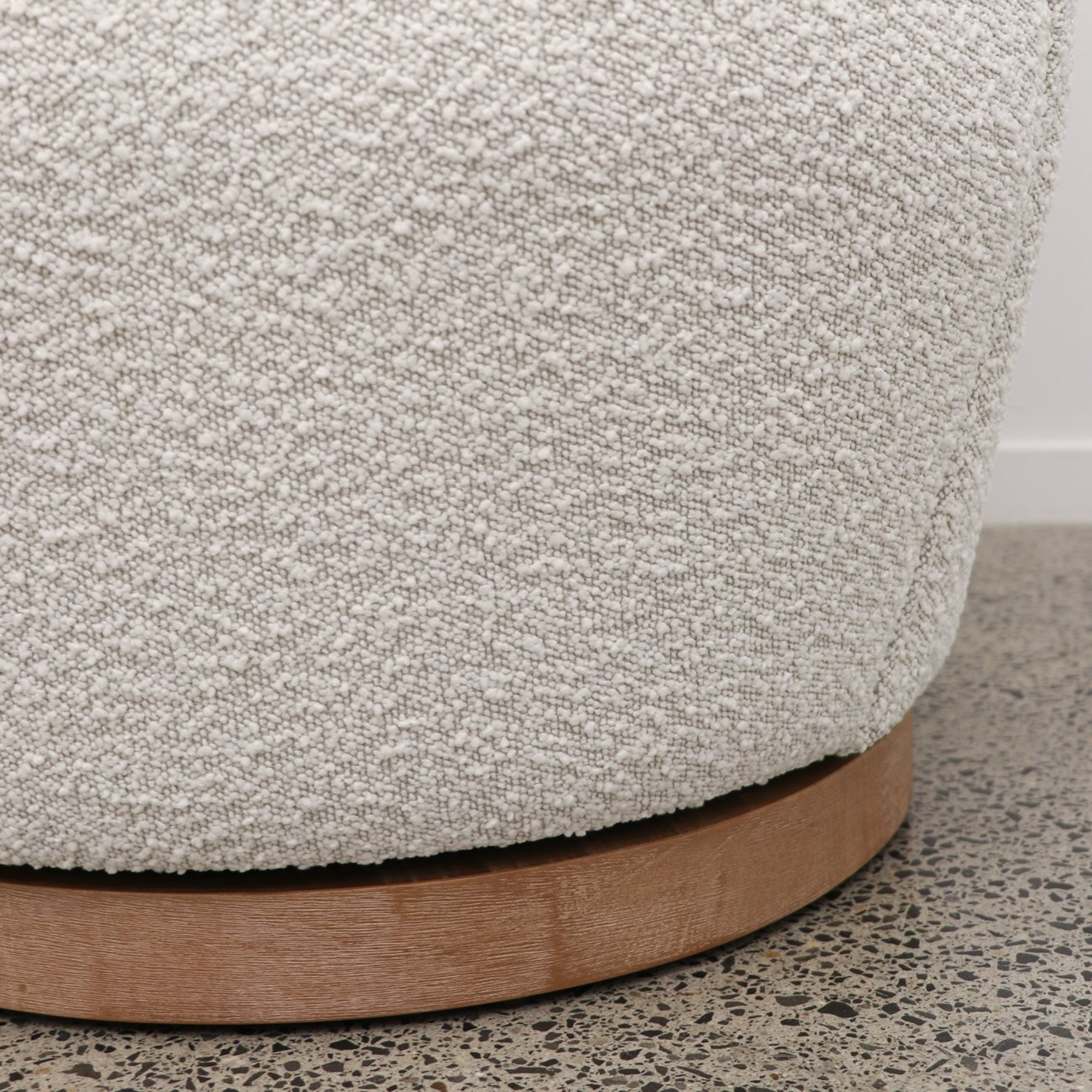 FERGUSON SWIVEL CHAIR | CREAM