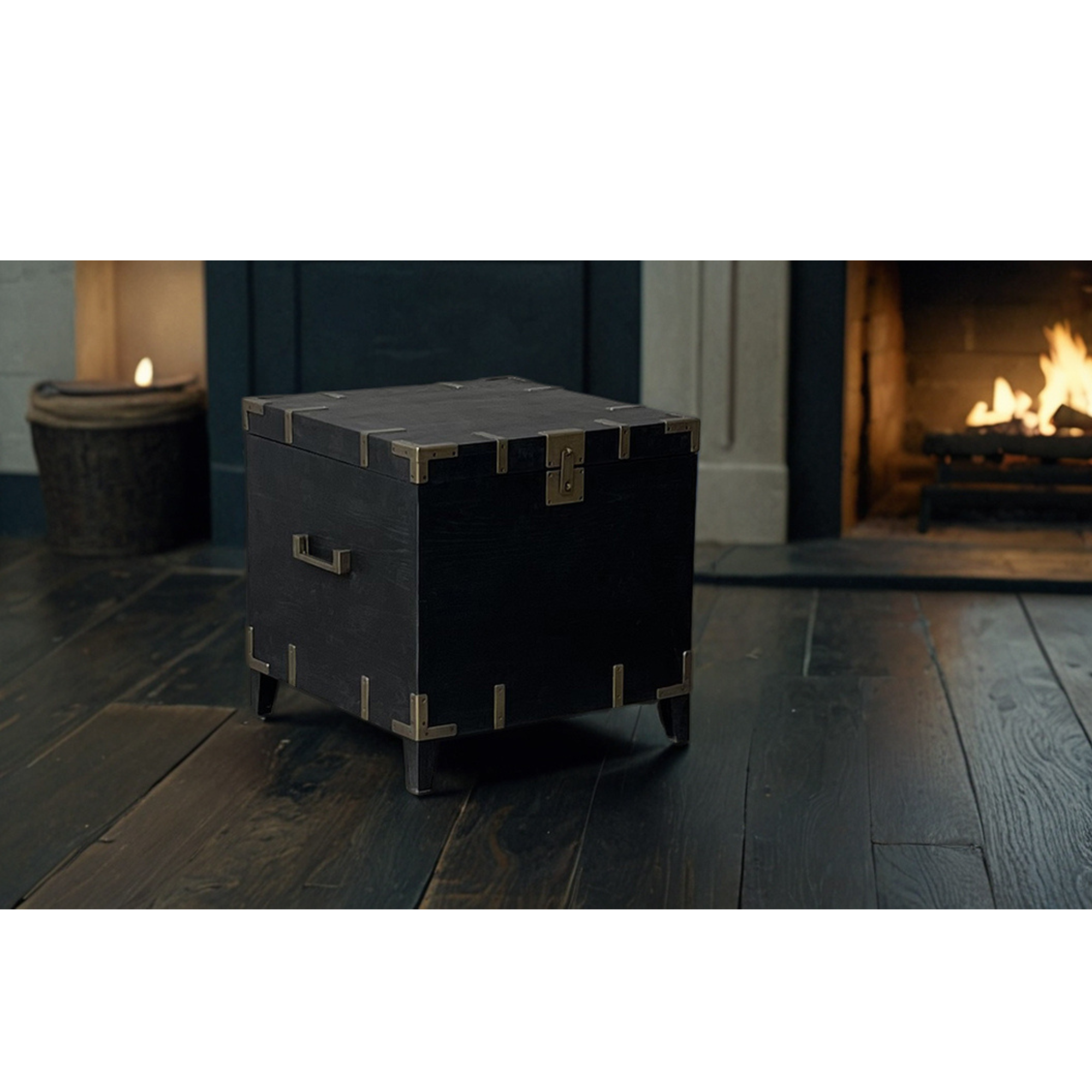 HARLEQUIN TRUNK SIDE TABLE | OLD PINE