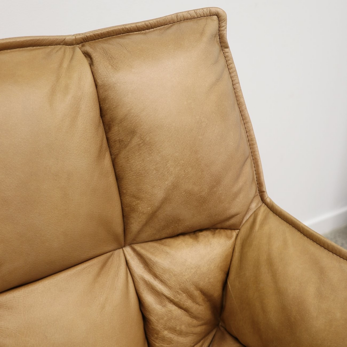 Memphis Swivel Armchair | Tan Leather