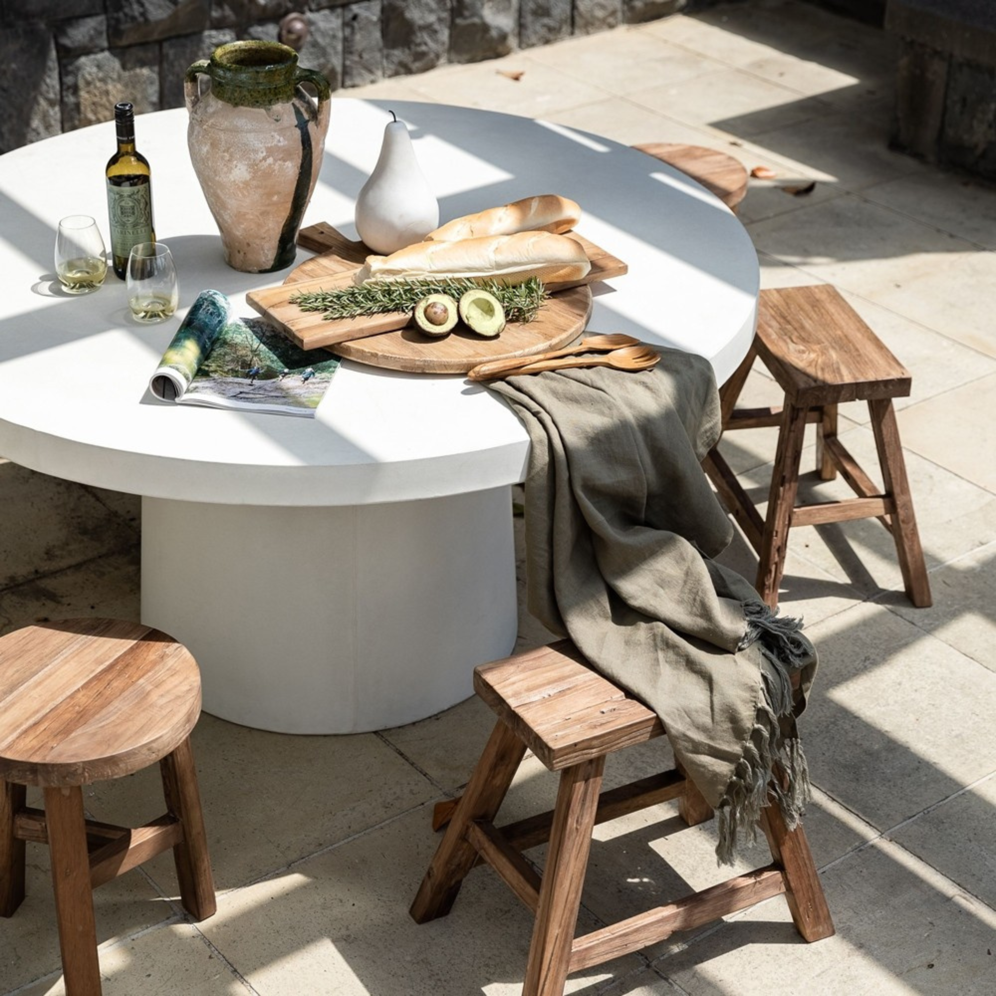 Cement round on sale table outdoor