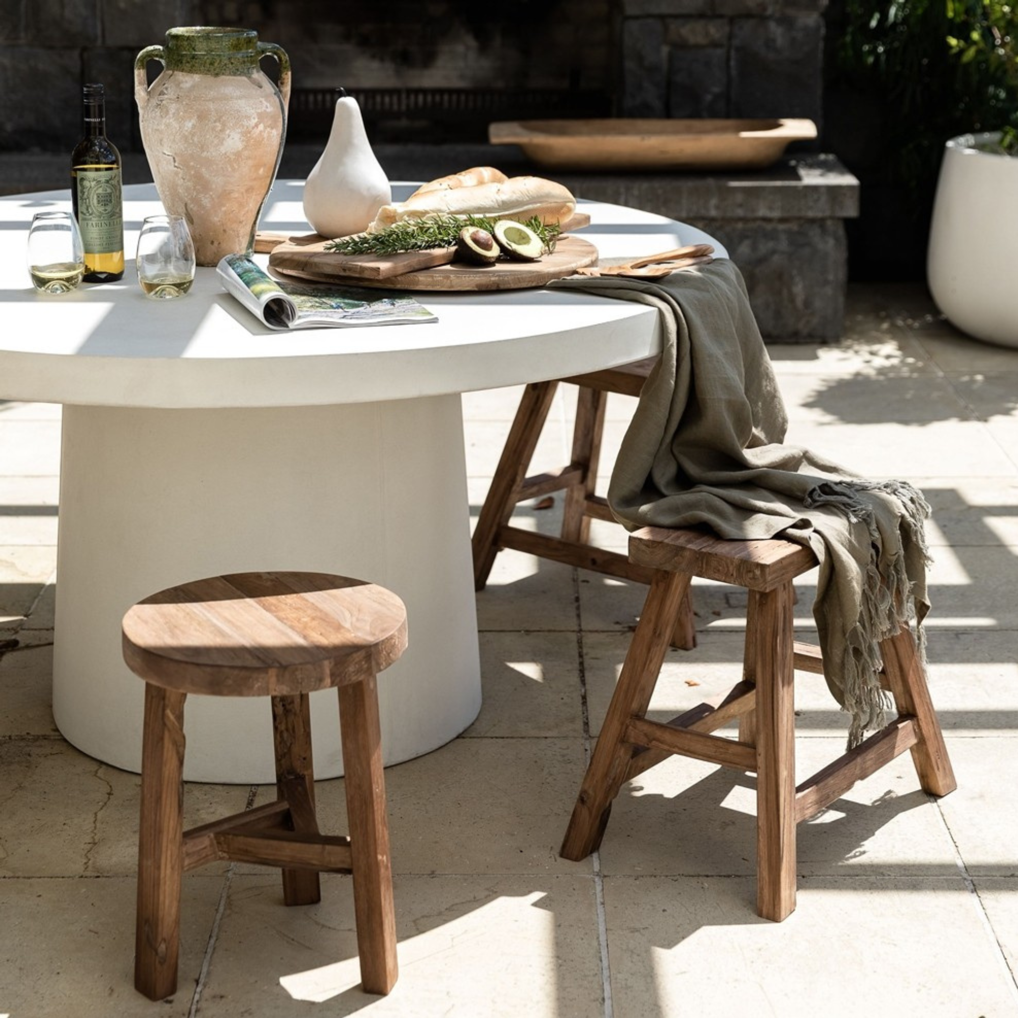 MILAZZO ROUND CONCRETE TABLE | WHITE