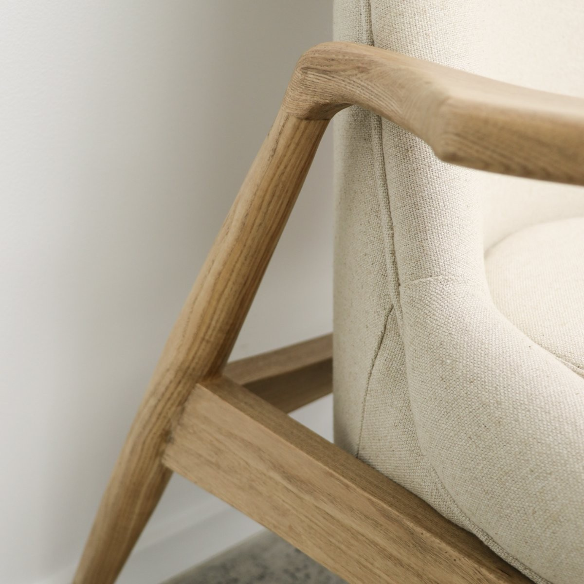 MORLEY ARMCHAIR | LINEN