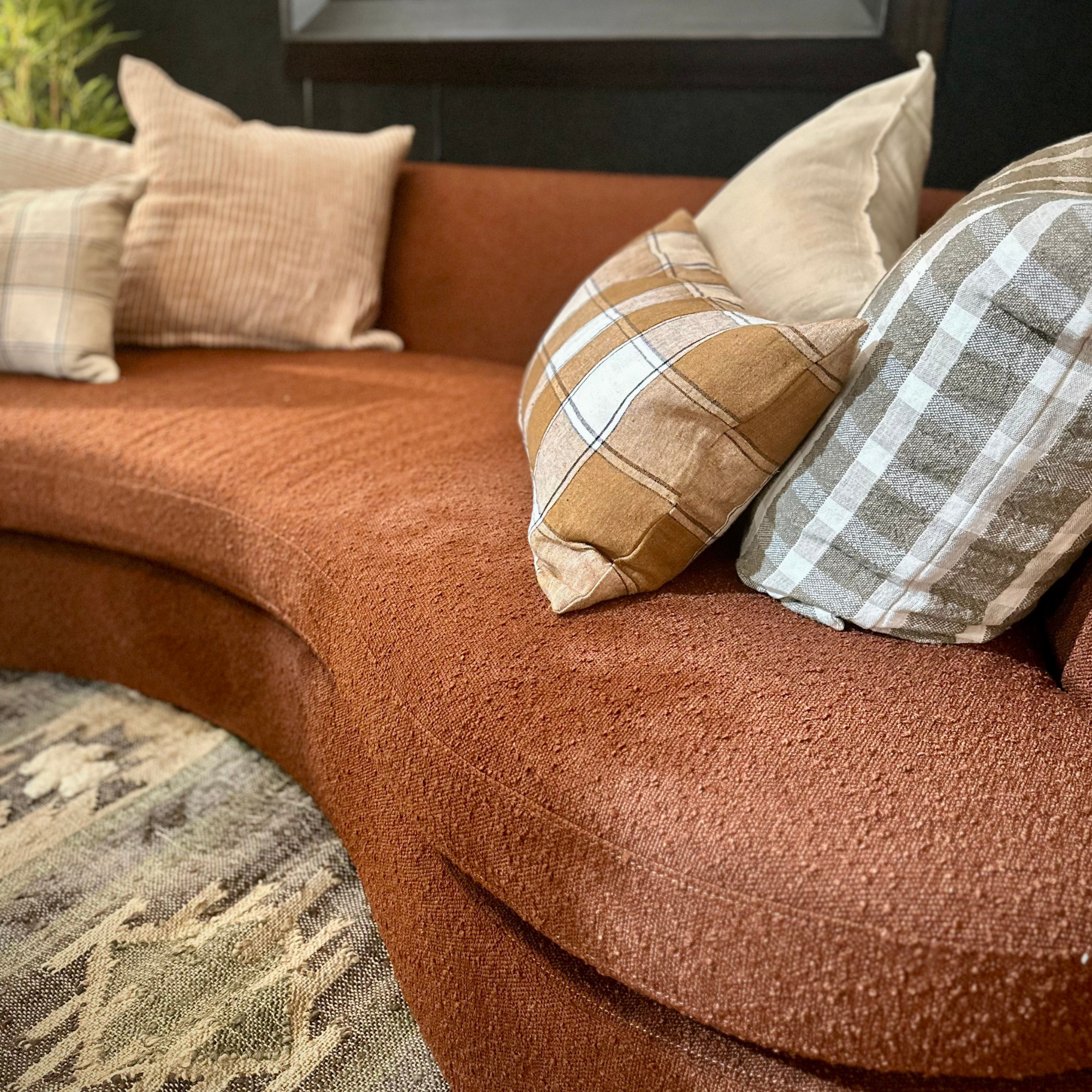RIVER CURVED SOFA | RUST