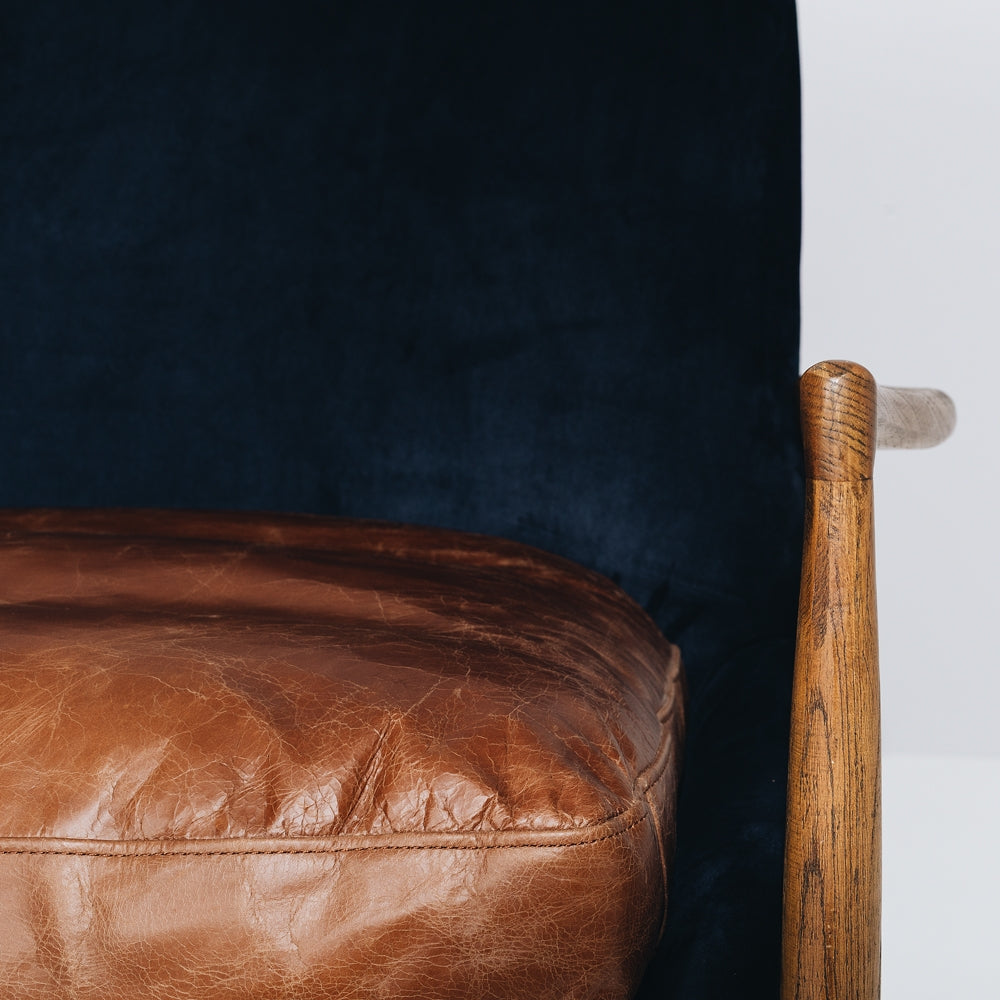 STEINER ARMCHAIR | DARK BLUE VELVET
