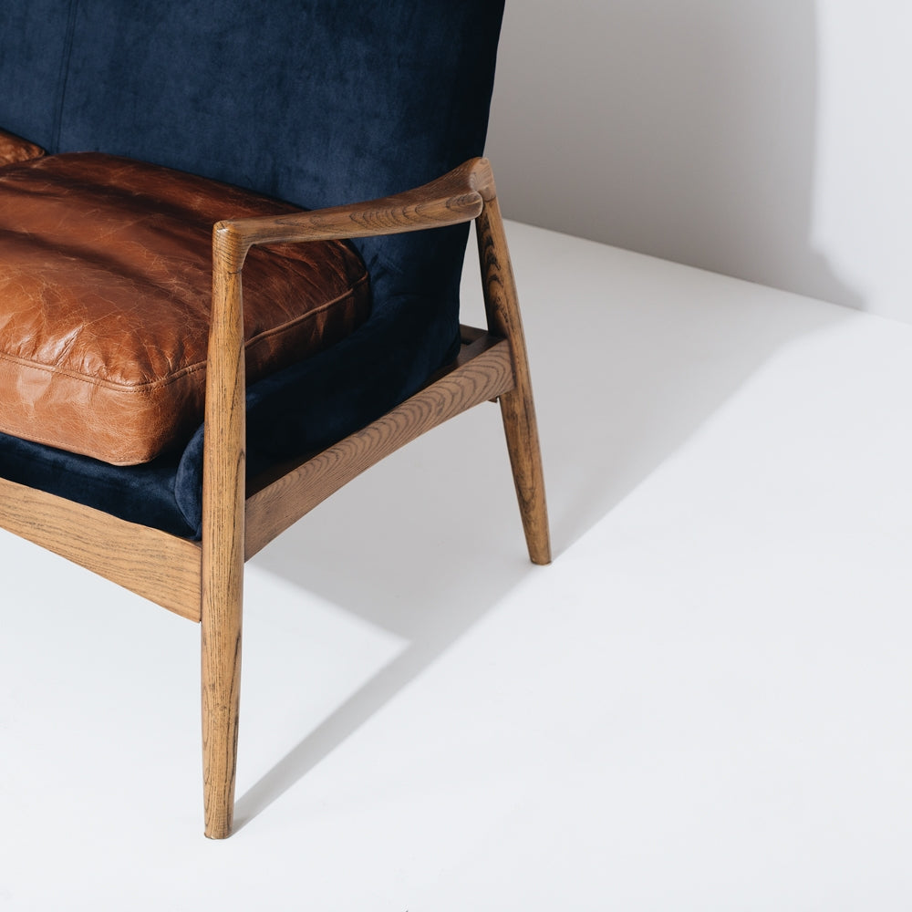 STEINER ARMCHAIR | DARK BLUE VELVET
