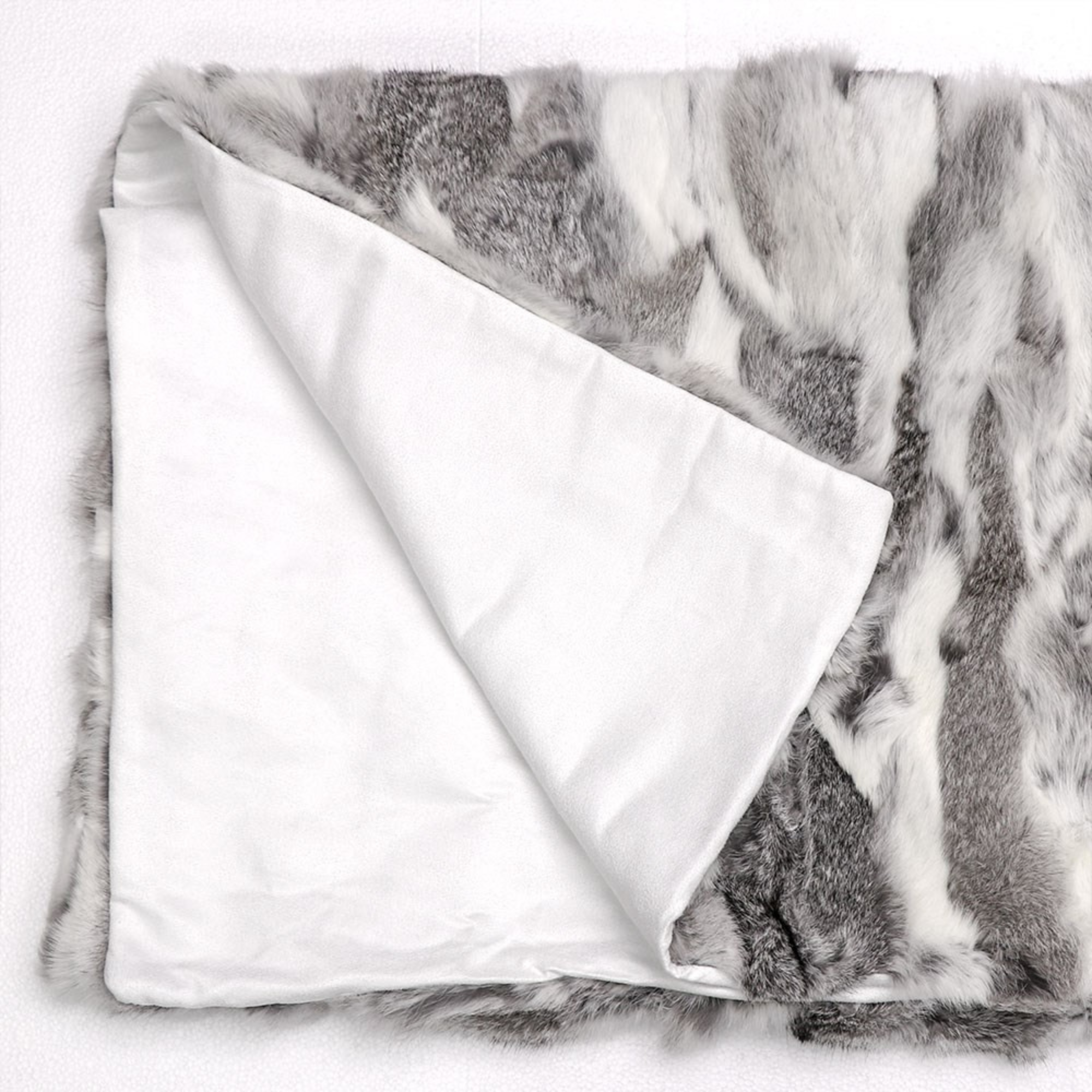 ARCTIC RABBIT THROW | 4 COLOURS