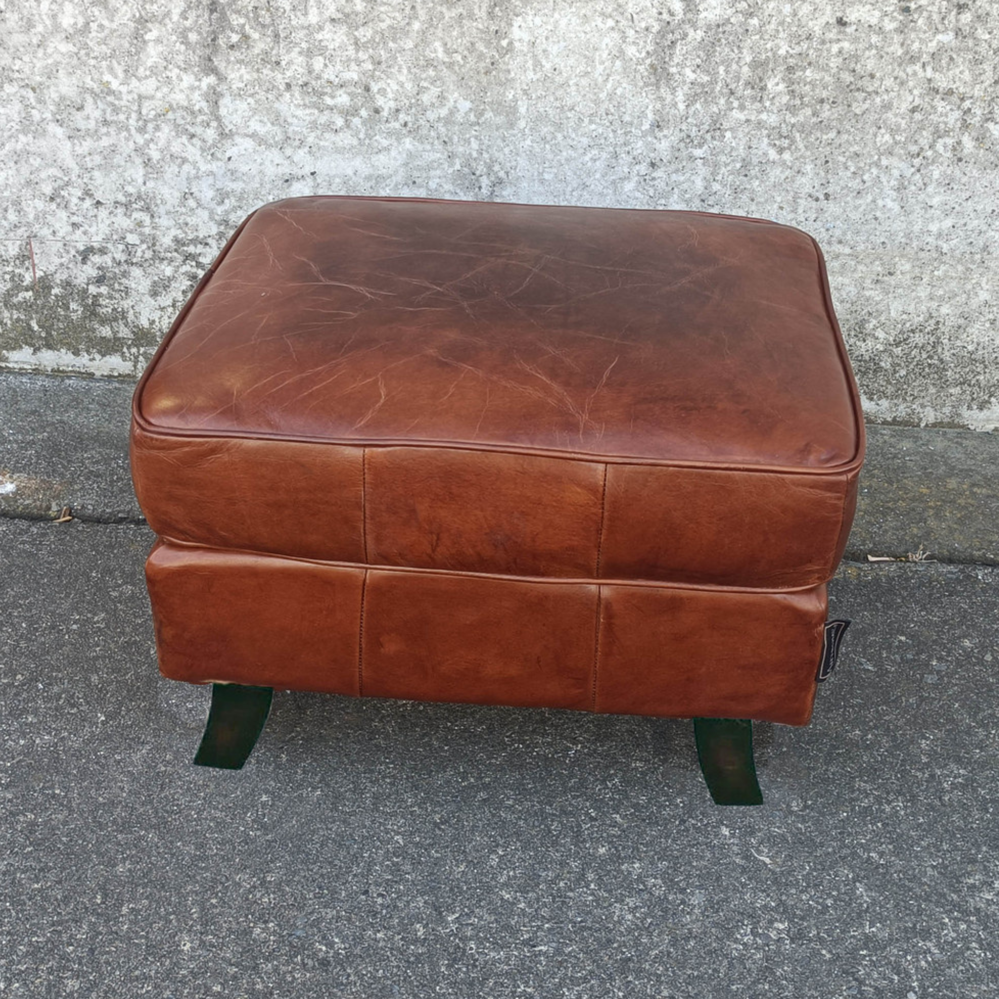 STAN CURVED LEG OTTOMAN | TOP GRAIN LEATHER