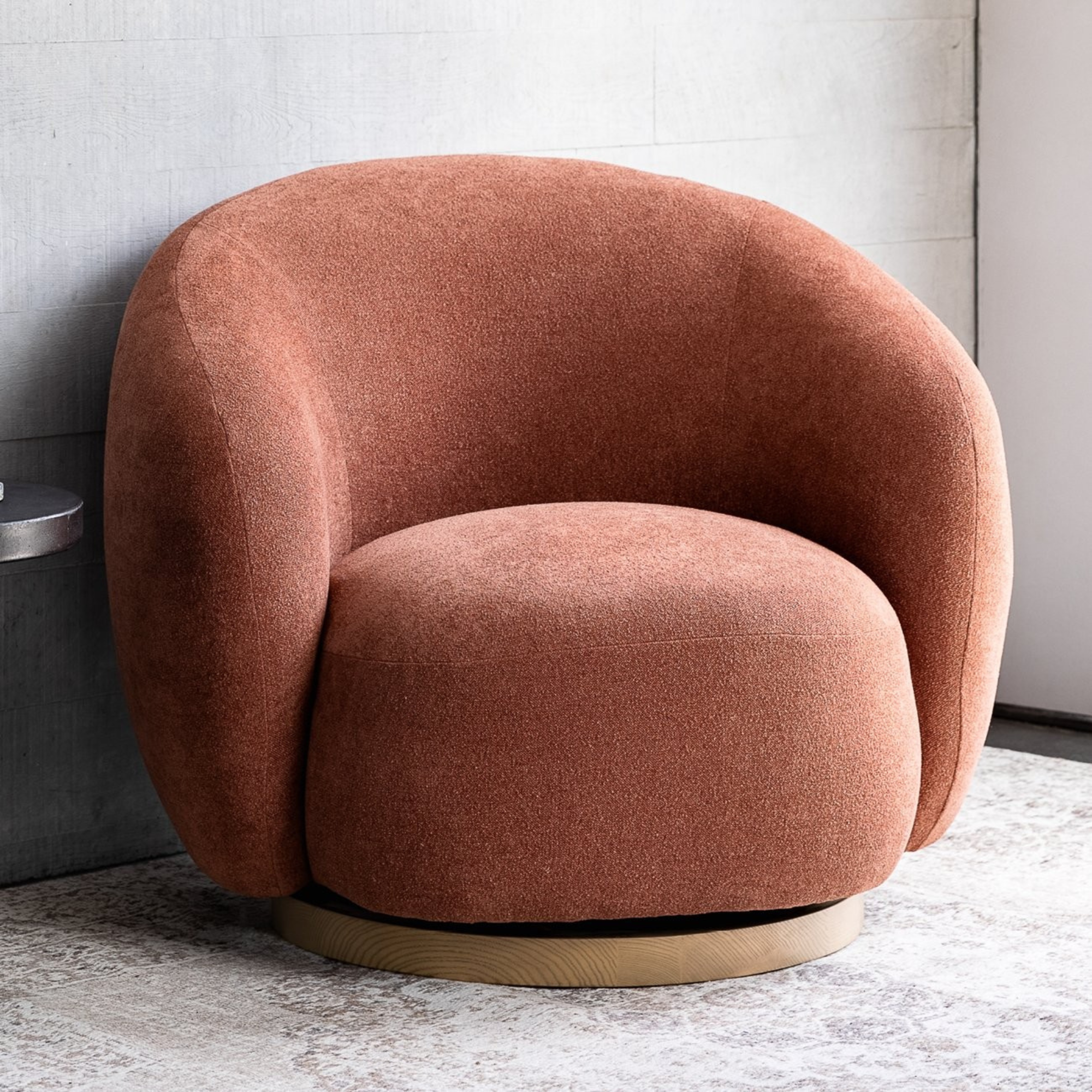 ARAN SWIVEL CHAIR | RUST