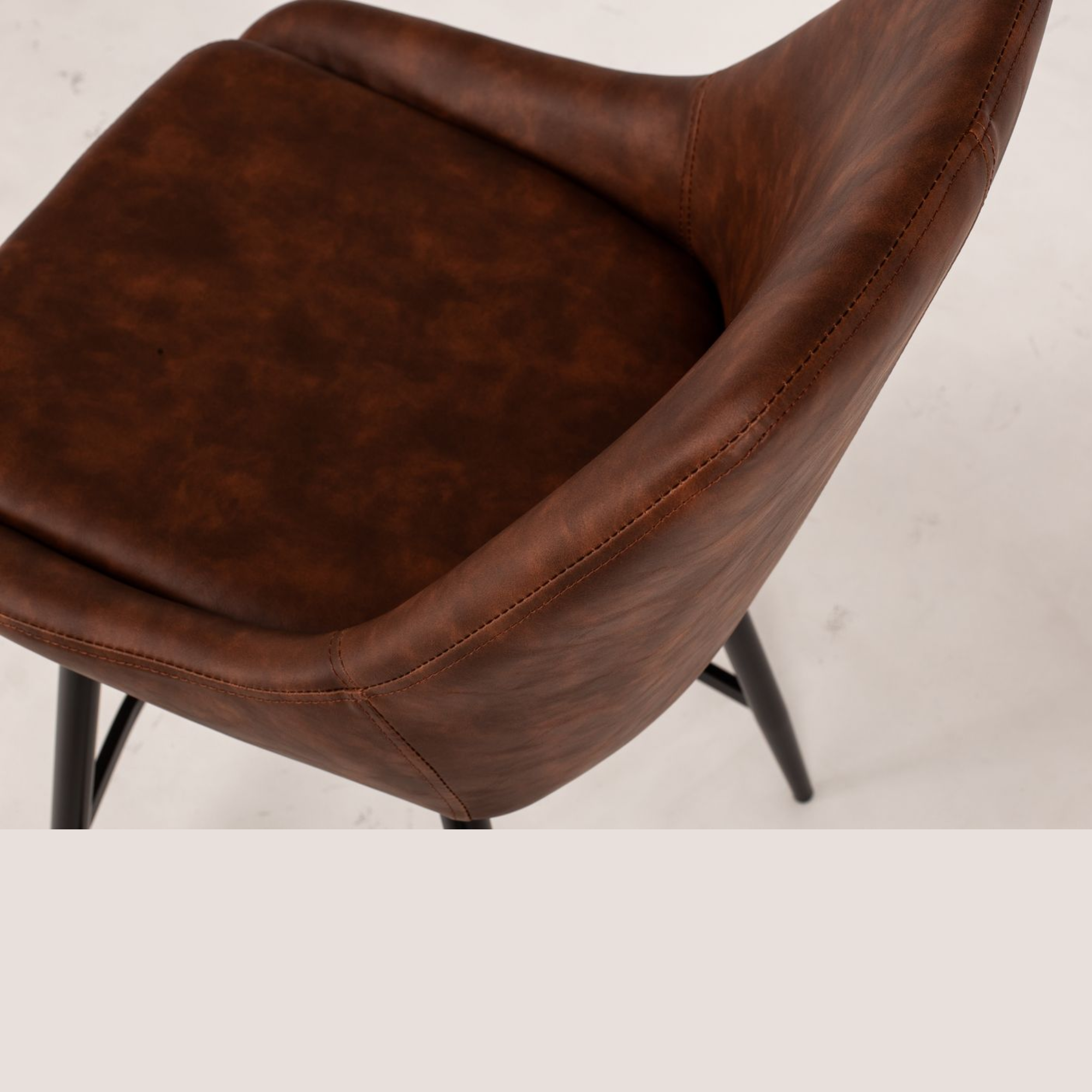 BARI BARSTOOL | SADDLE