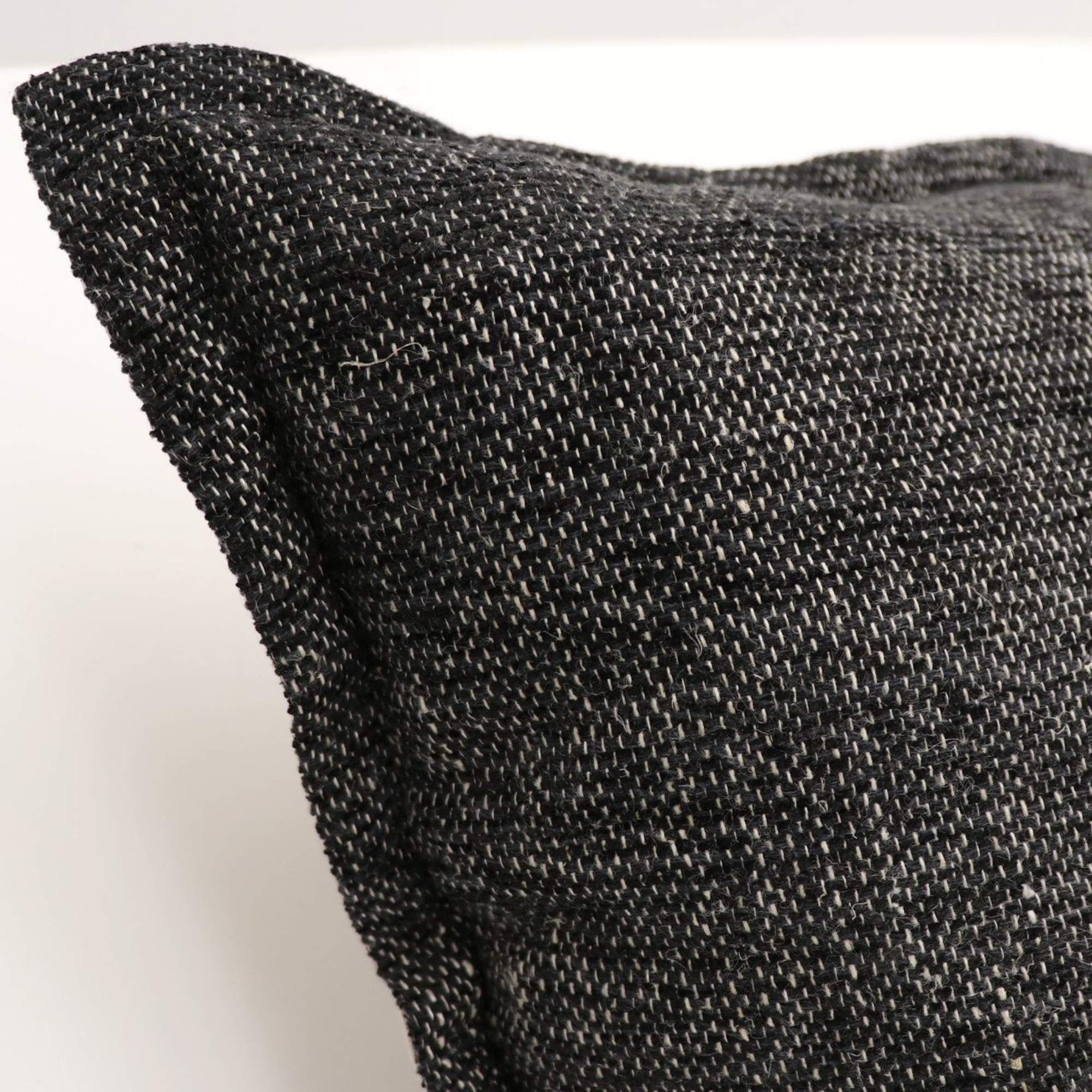 BELLA CUSHION - BLACK