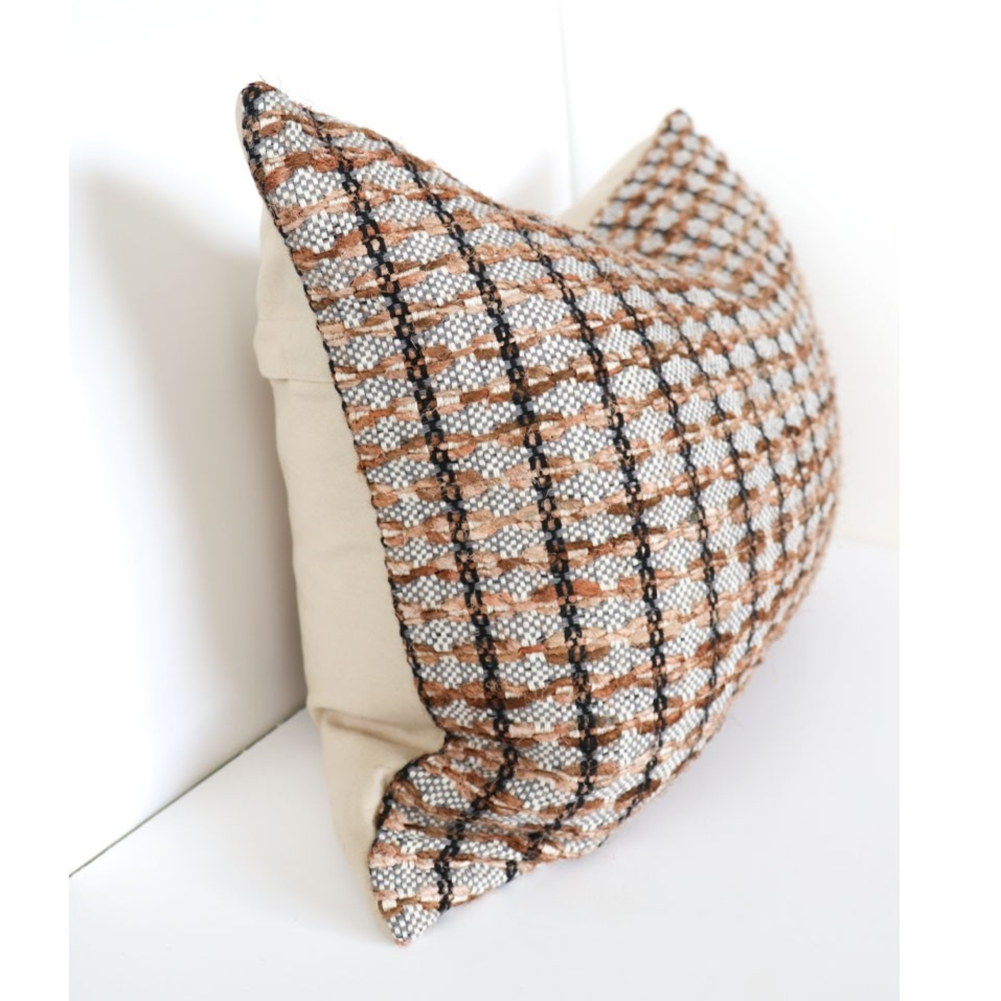 JUDE RECTANGLE CUSHION - BLACK / NATURAL