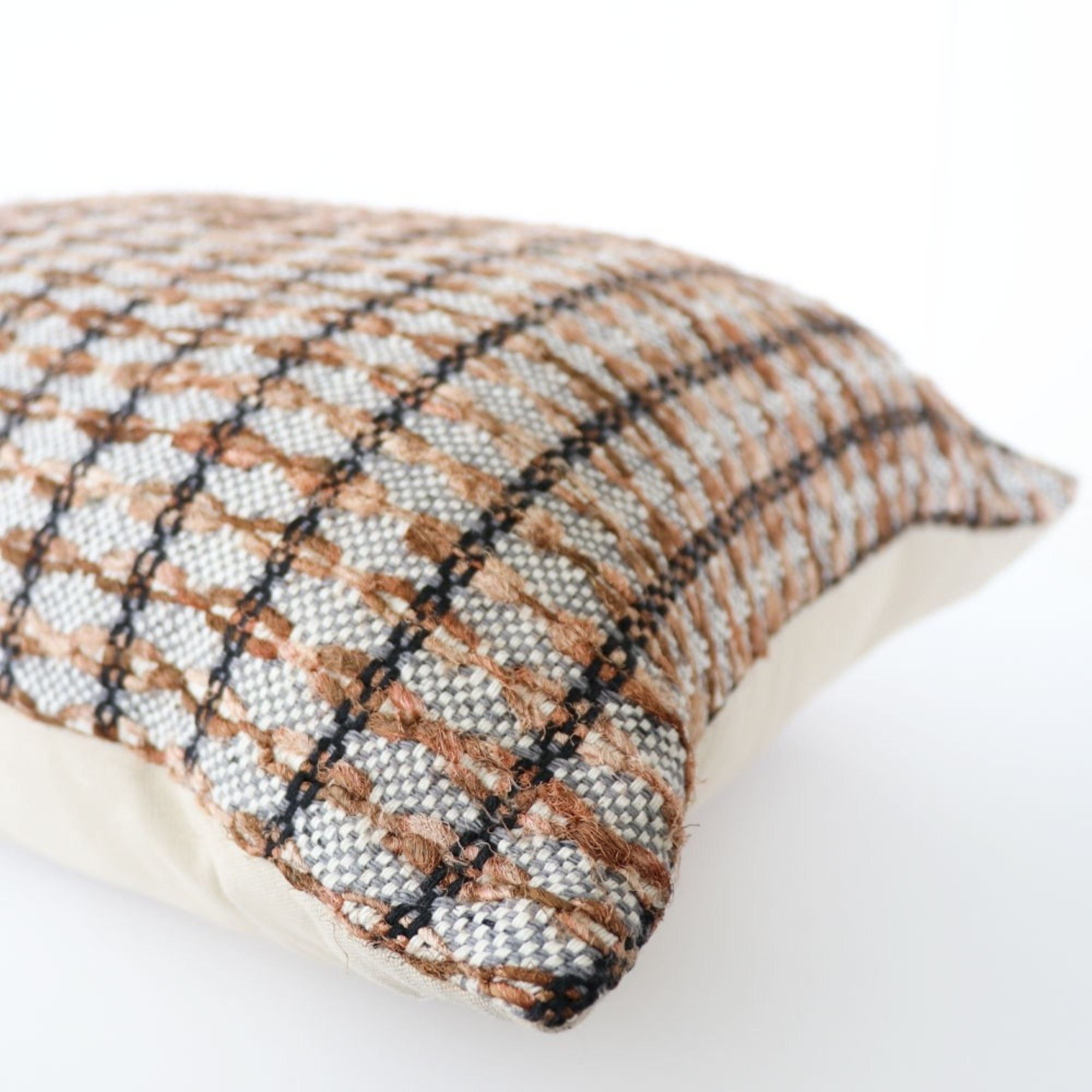 JUDE RECTANGLE CUSHION - BLACK / NATURAL