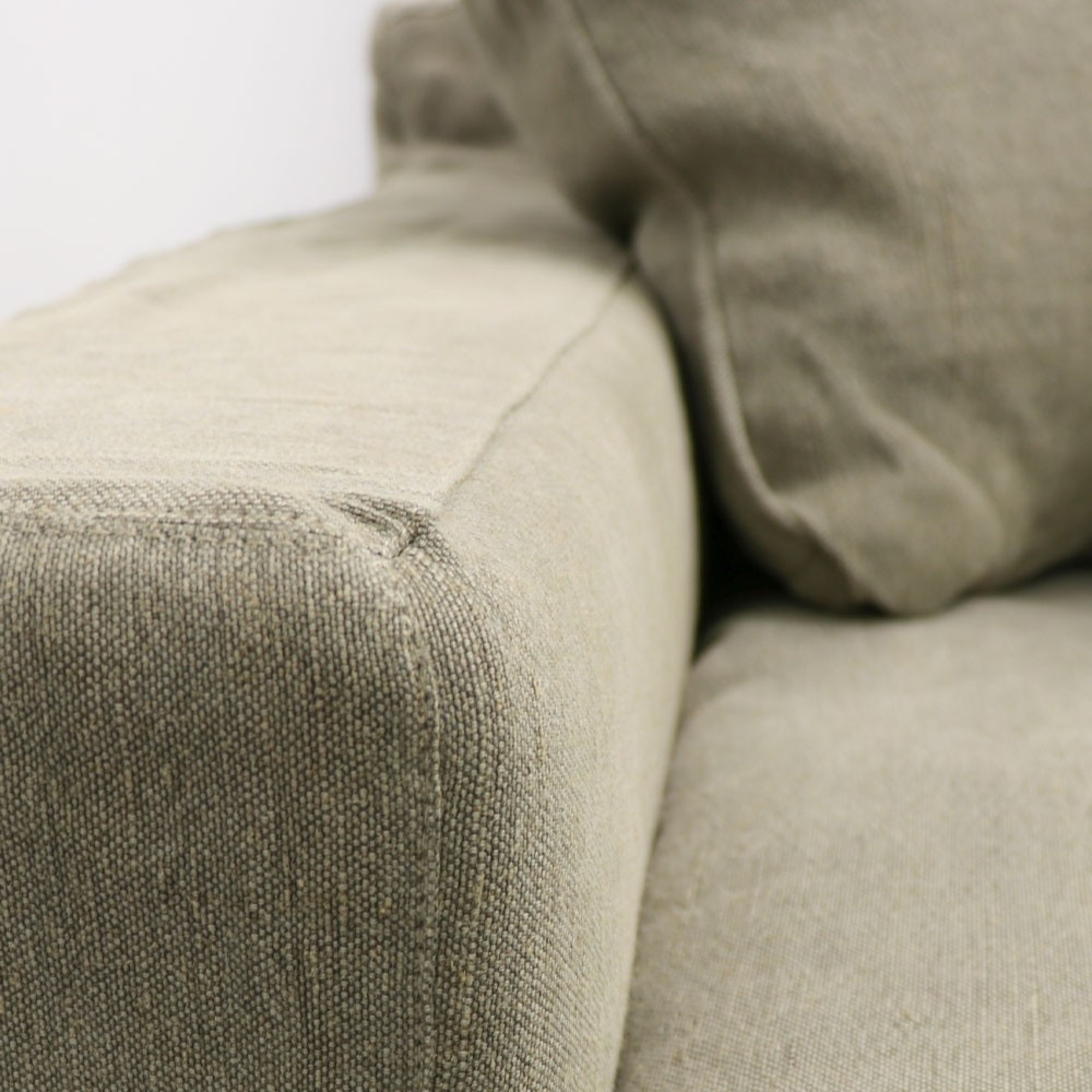 KEELY SLIPCOVER ARMCHAIR | KHAKI