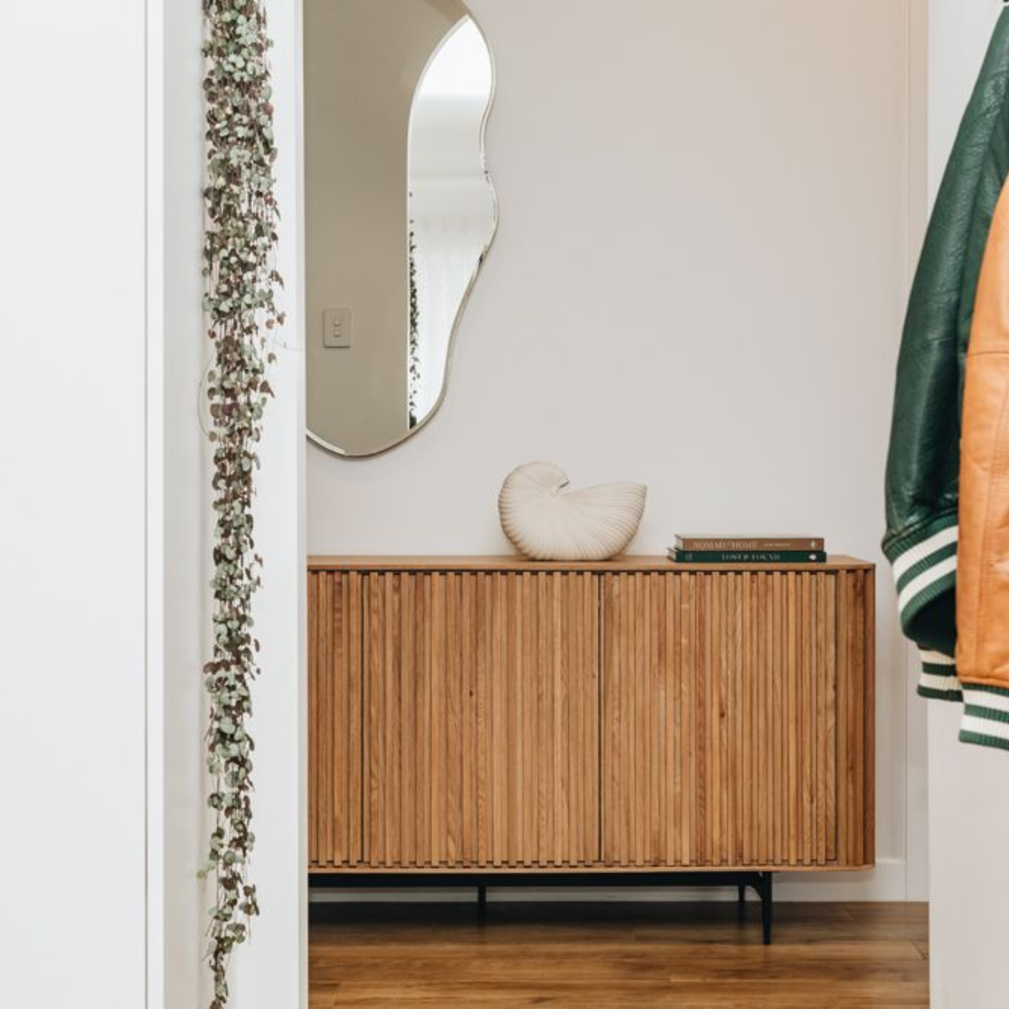 LINEA SIDEBOARD | NATURAL OAK
