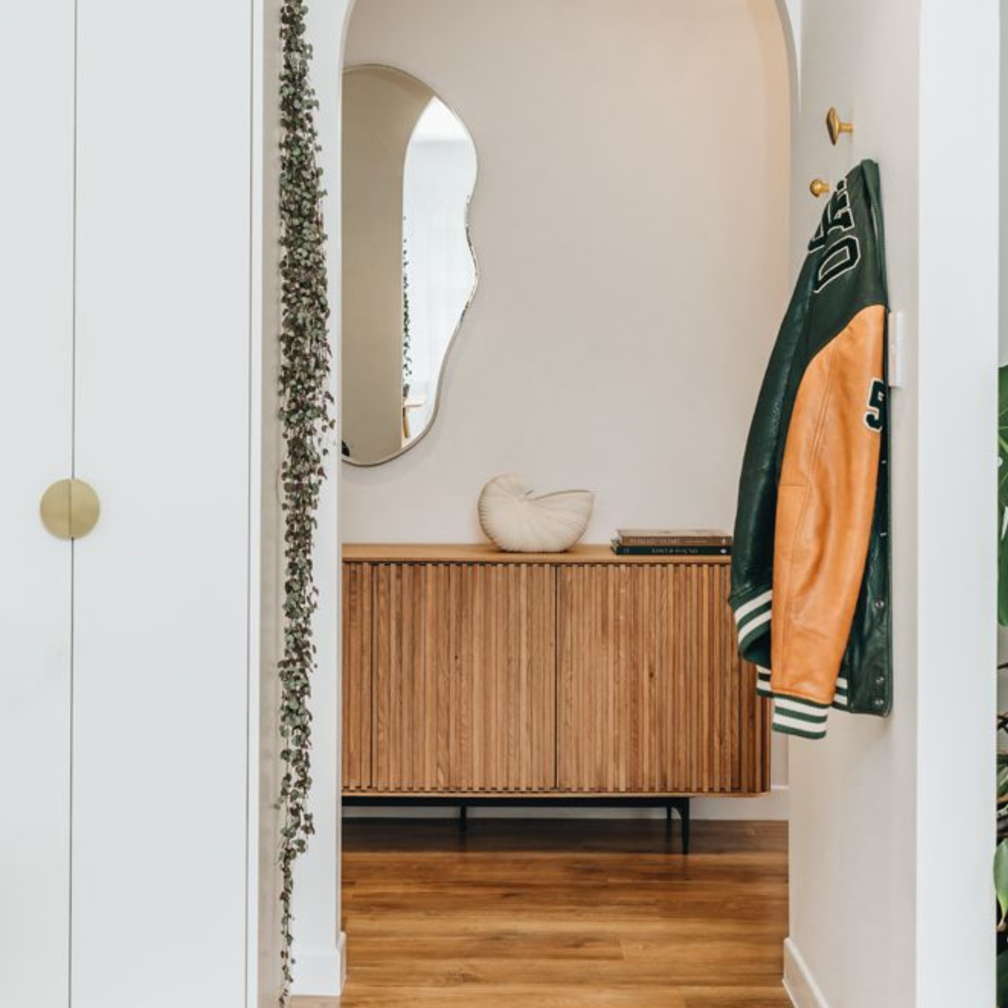 LINEA SIDEBOARD | NATURAL OAK