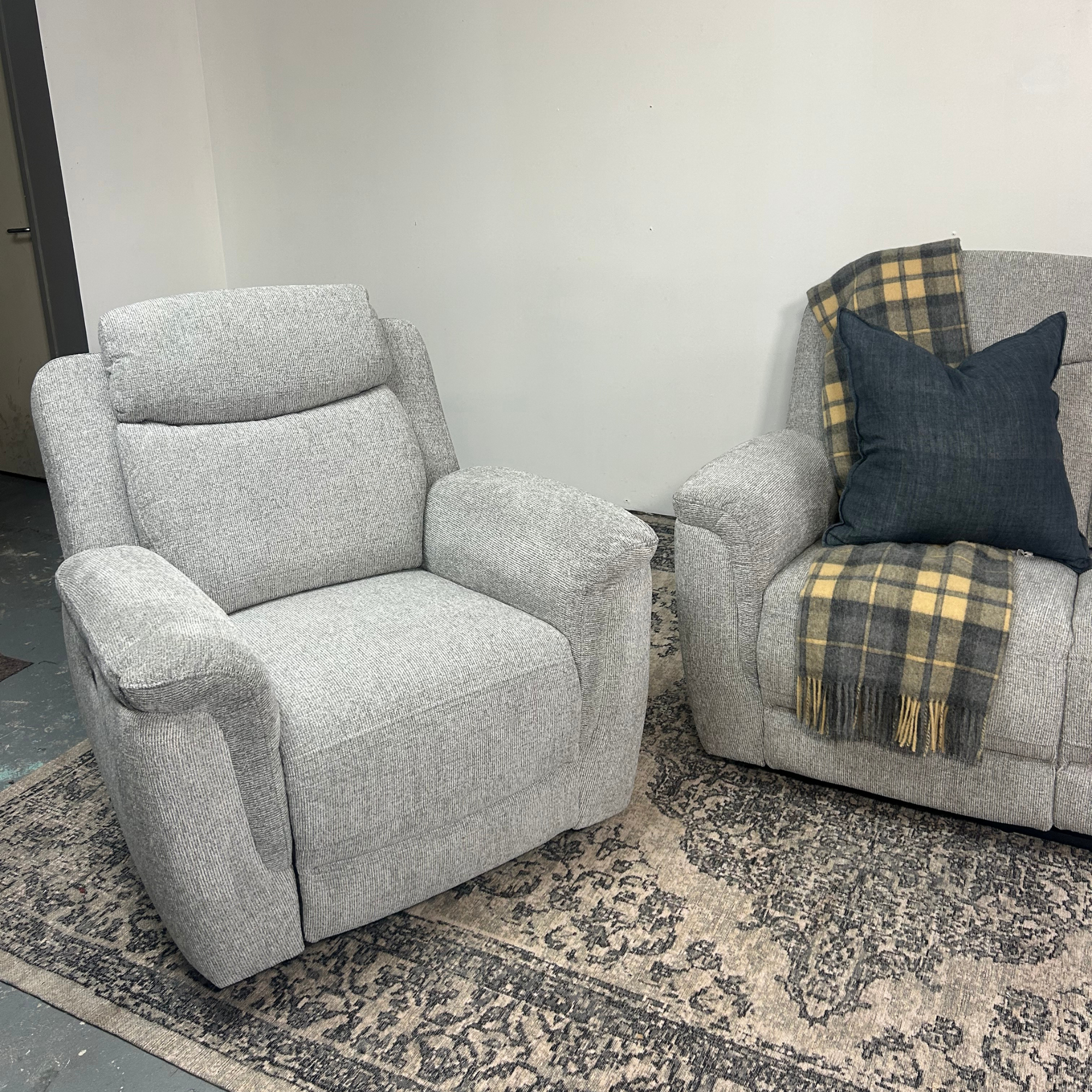 Nash Electric Lounge Suite