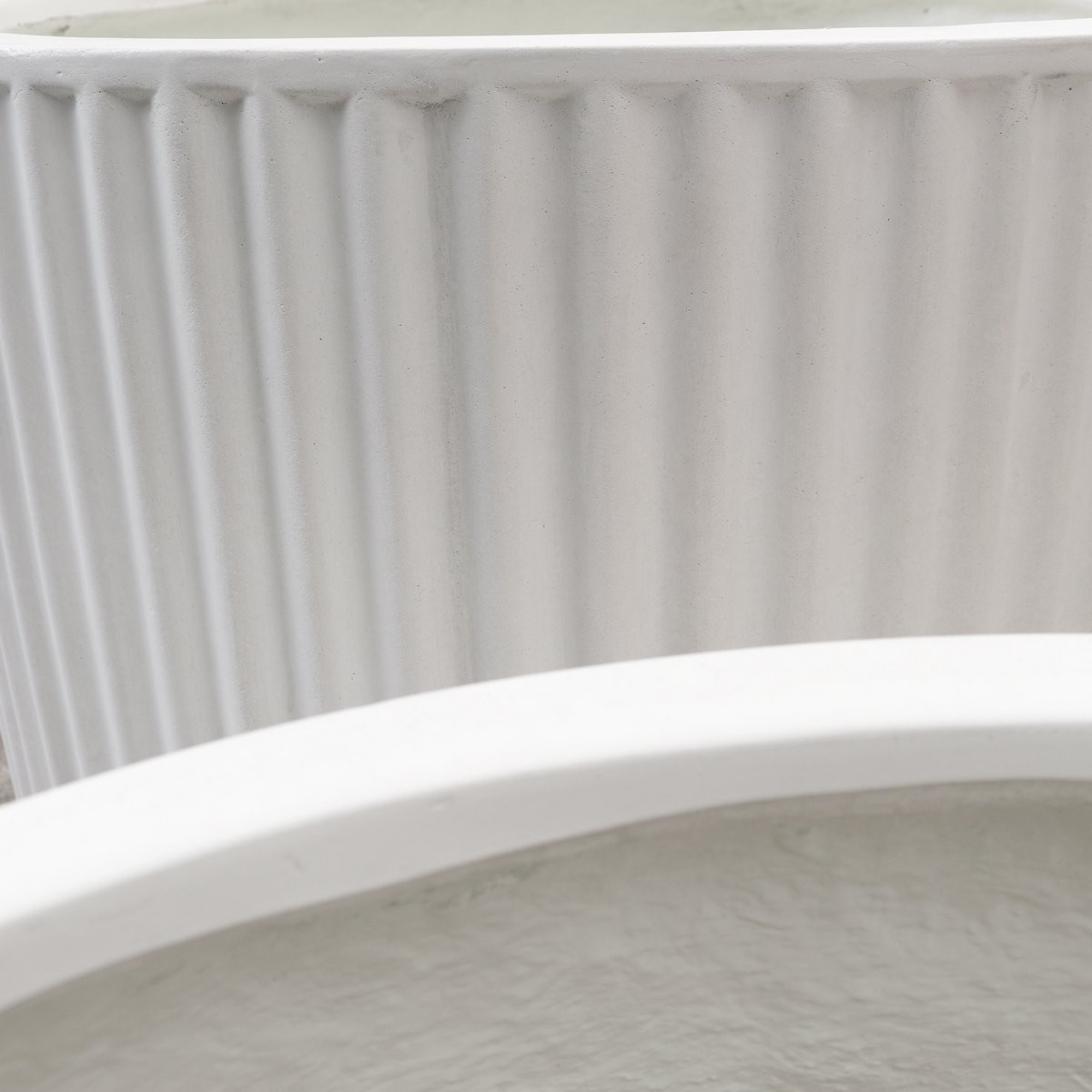 PIAKO RIBBED CYLINDER PLANTER | 3 SIZES | WHITE
