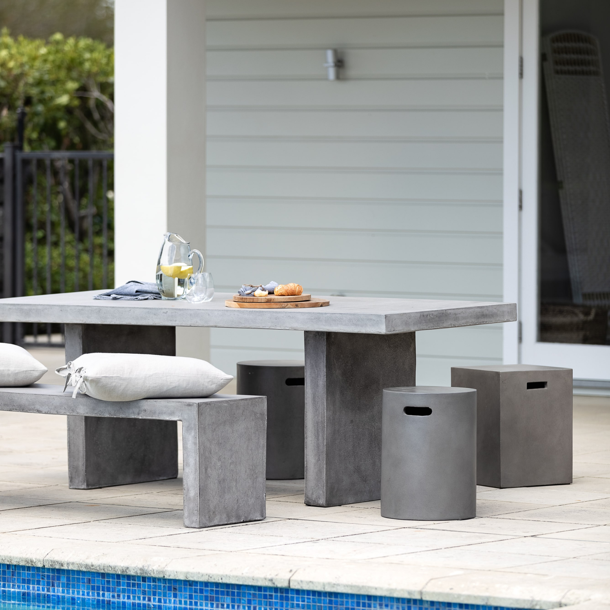 PALMA OUTDOOR CONCRETE TABLE WHITE OR GREY
