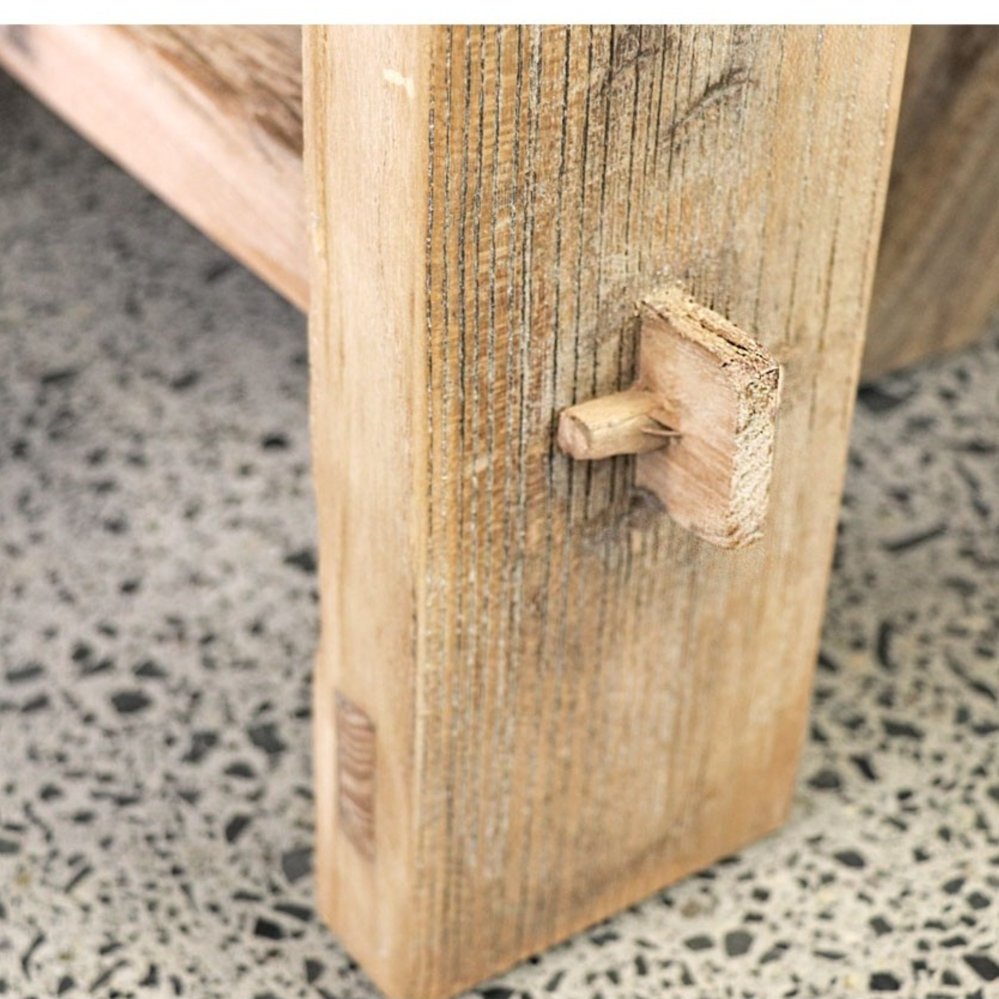 PARQ 1800 DINING TABLE