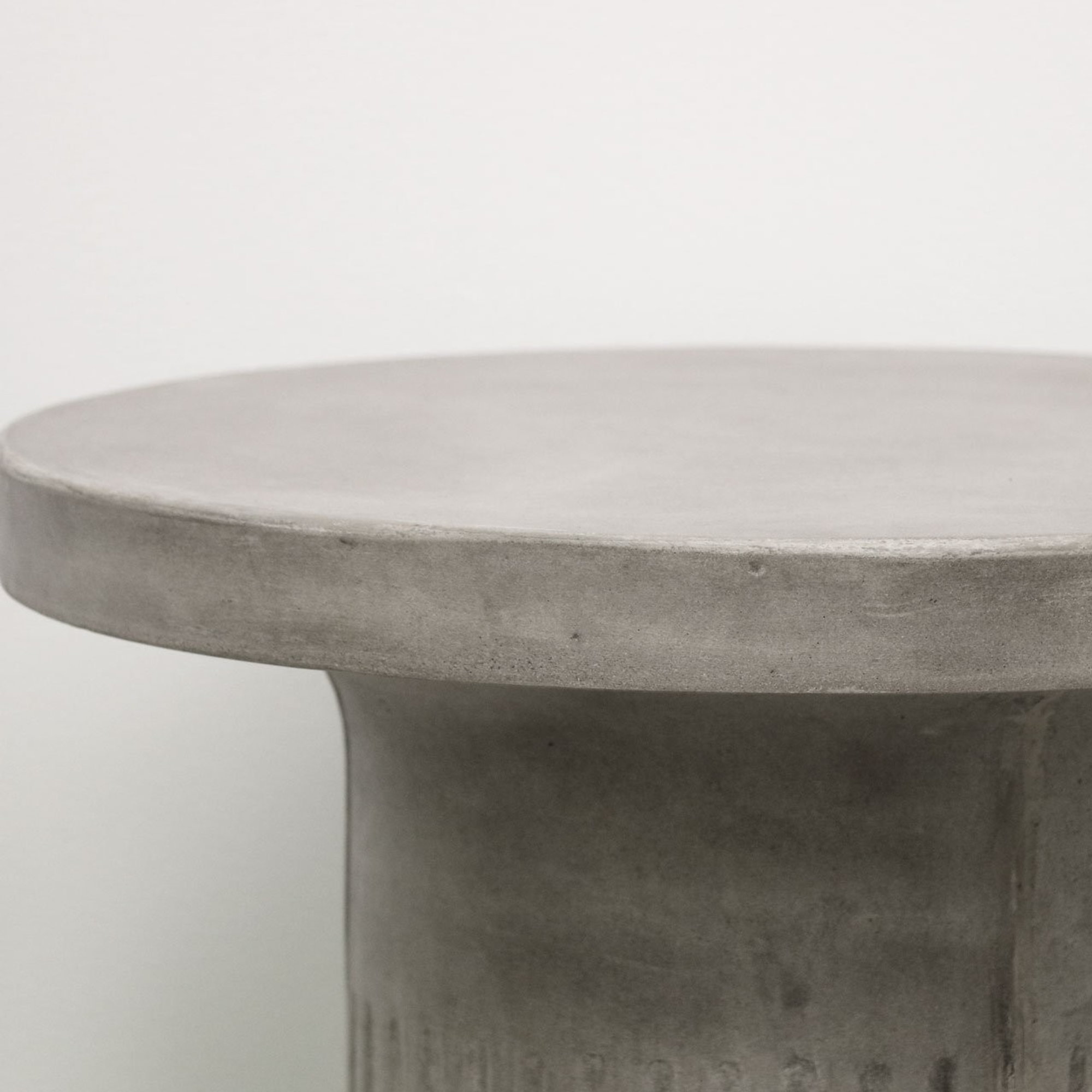 ROMA CONCRETE SIDE TABLE | GREY