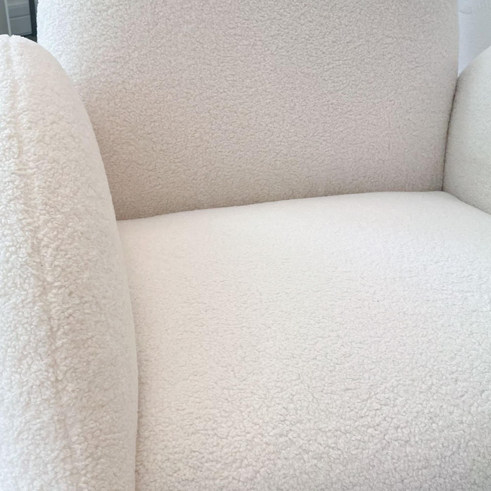 SNUGG SWIVEL ARMCHAIR | 2 GROOVY COLOURS