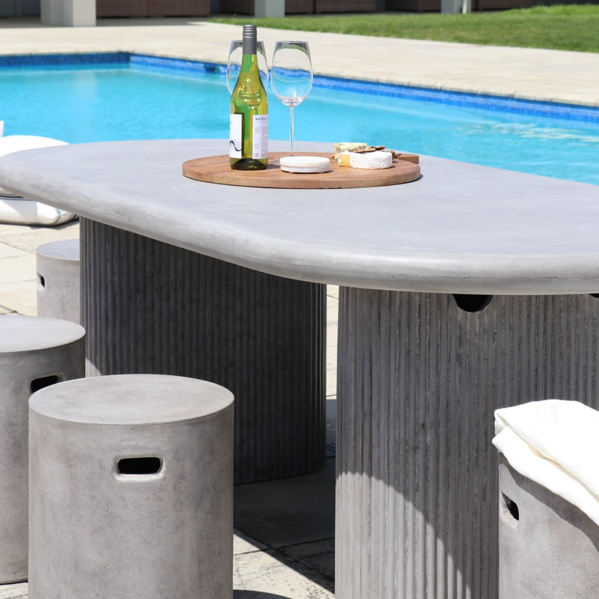 SOLONA OUTDOOR CONCRETE TABLE | WEATHERED CEMENT