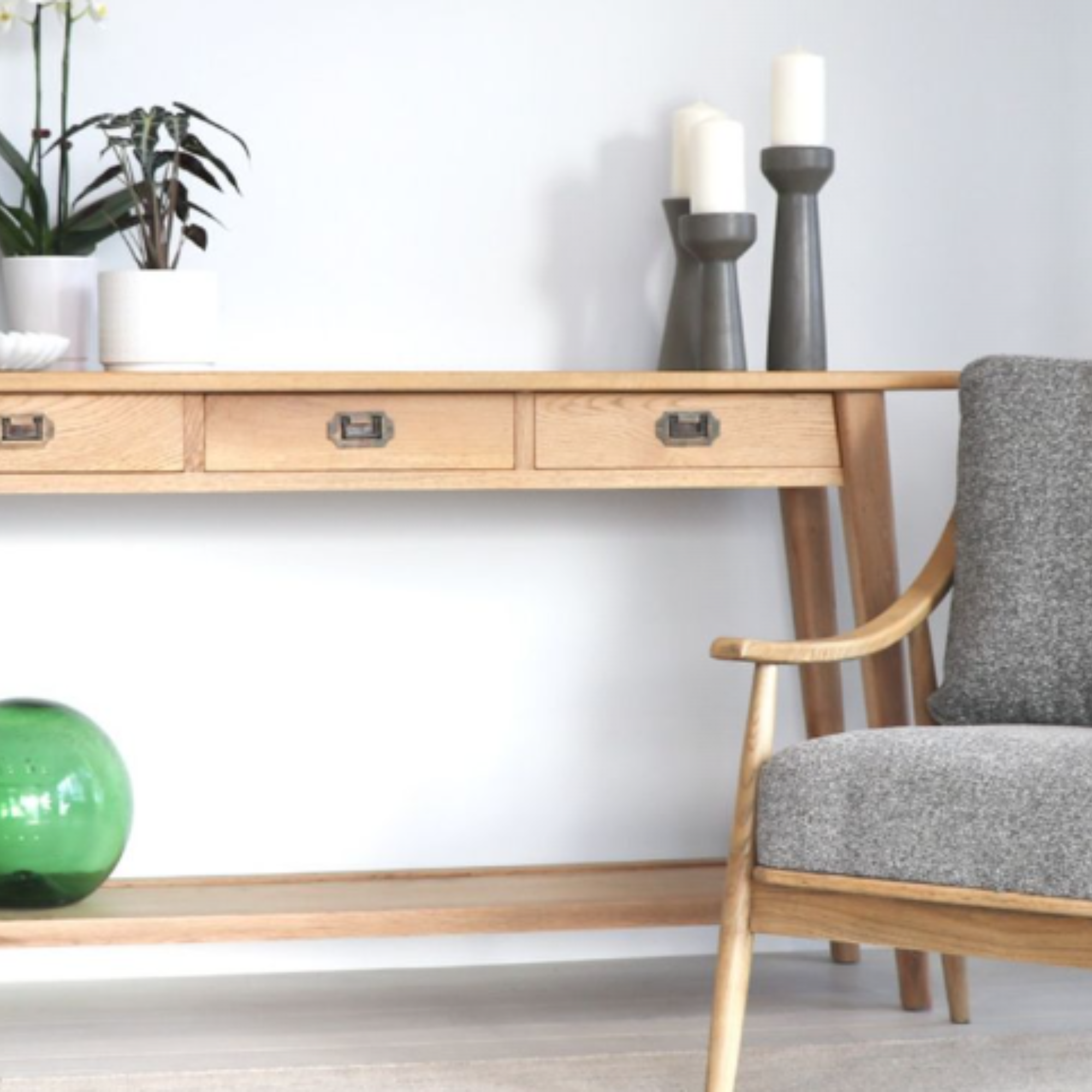 Vaasa 3 Drawer Console | Solid Oak