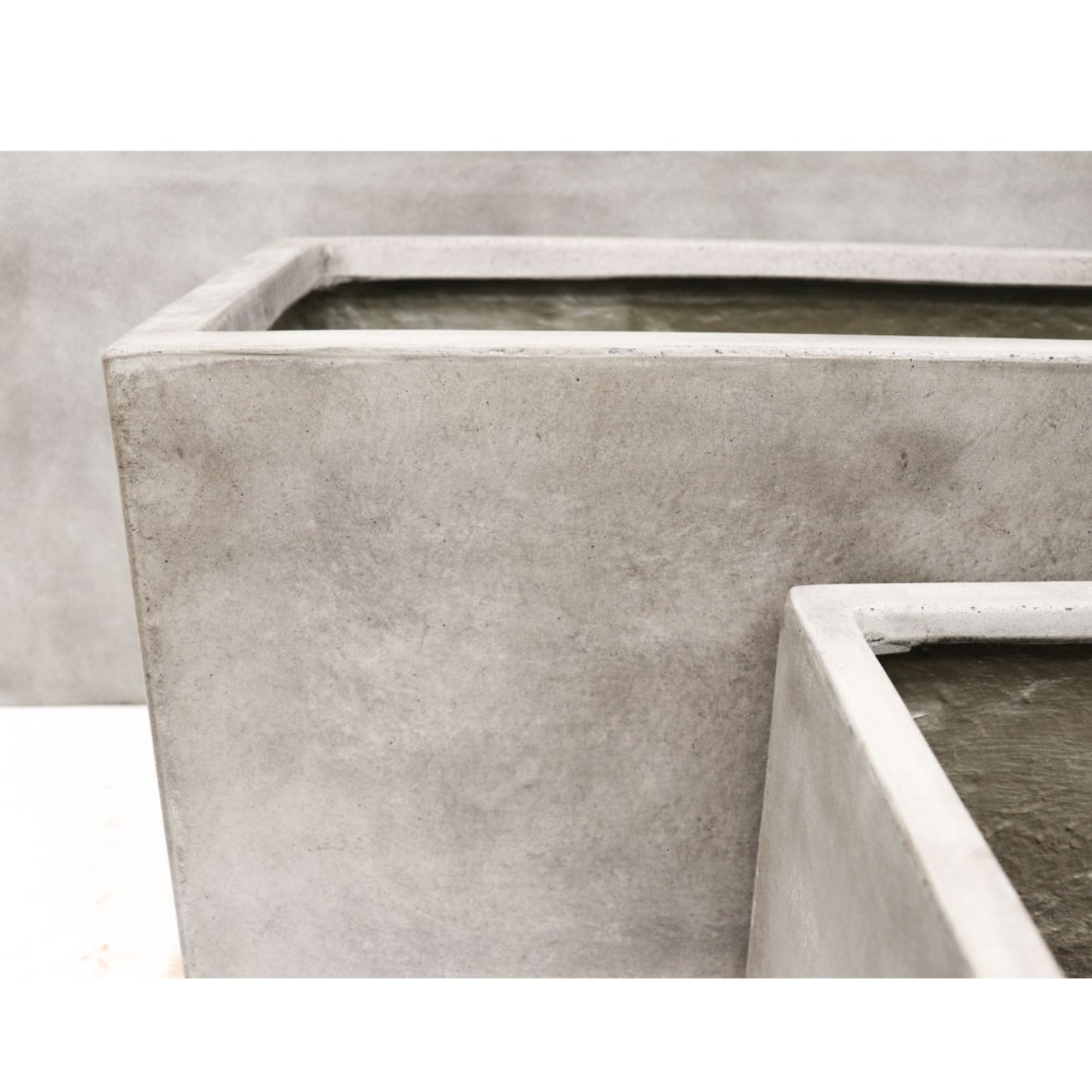 WAIHOU GREY PLANTER | 3 SIZES