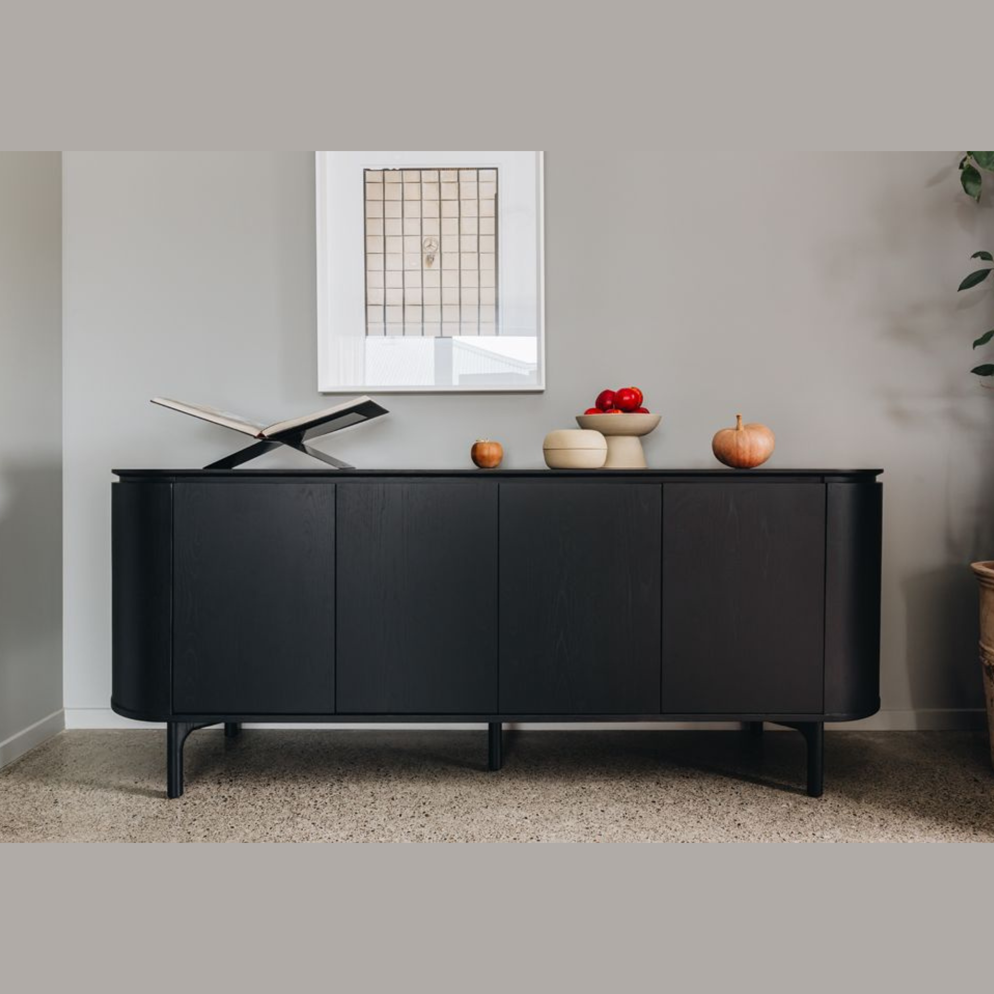 KONTUR SIDEBOARD | BLACK OAK