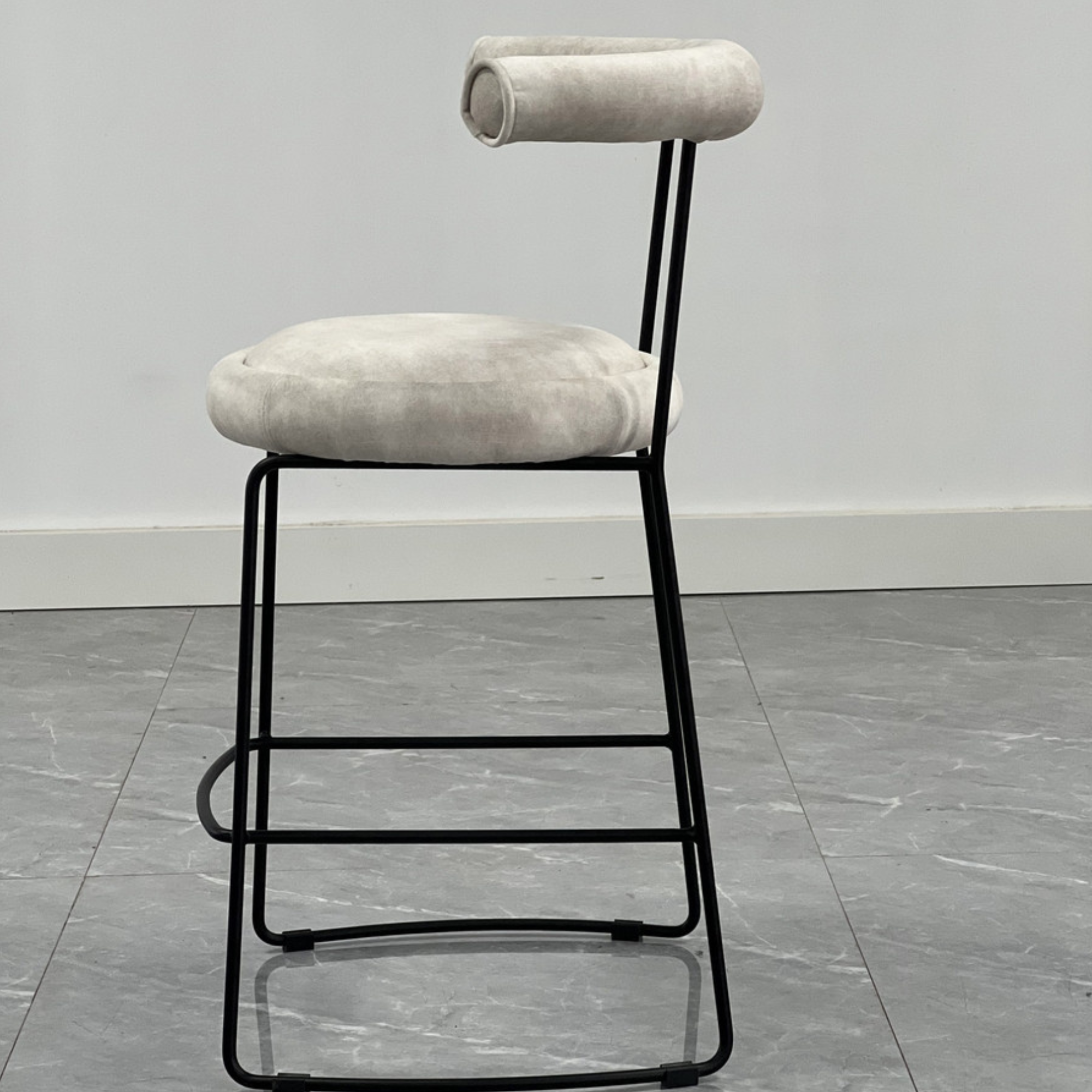 BERET BAR STOOL | 2 COLOURS