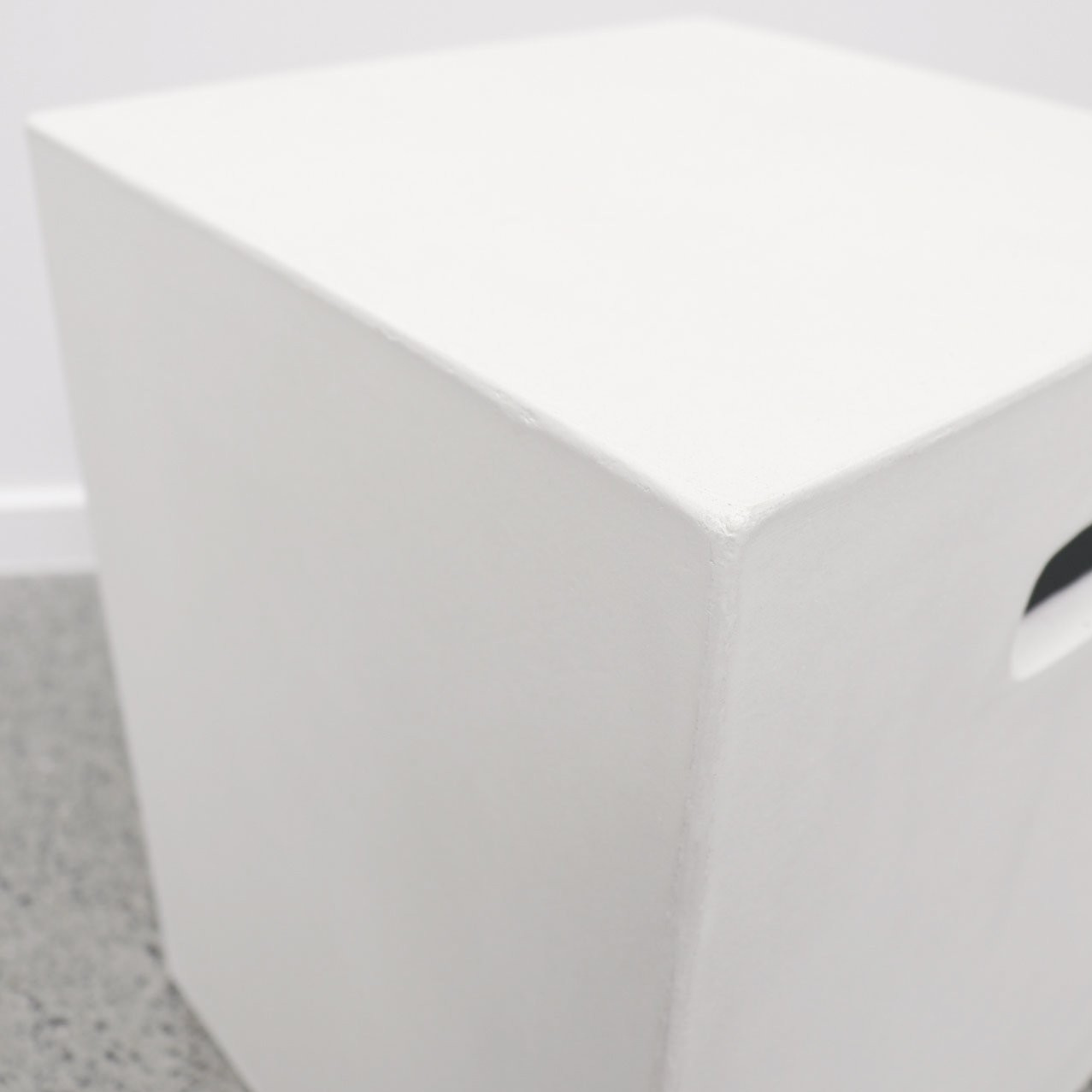 CONCRETE RECTANGLE SIDE TABLE | WHITE