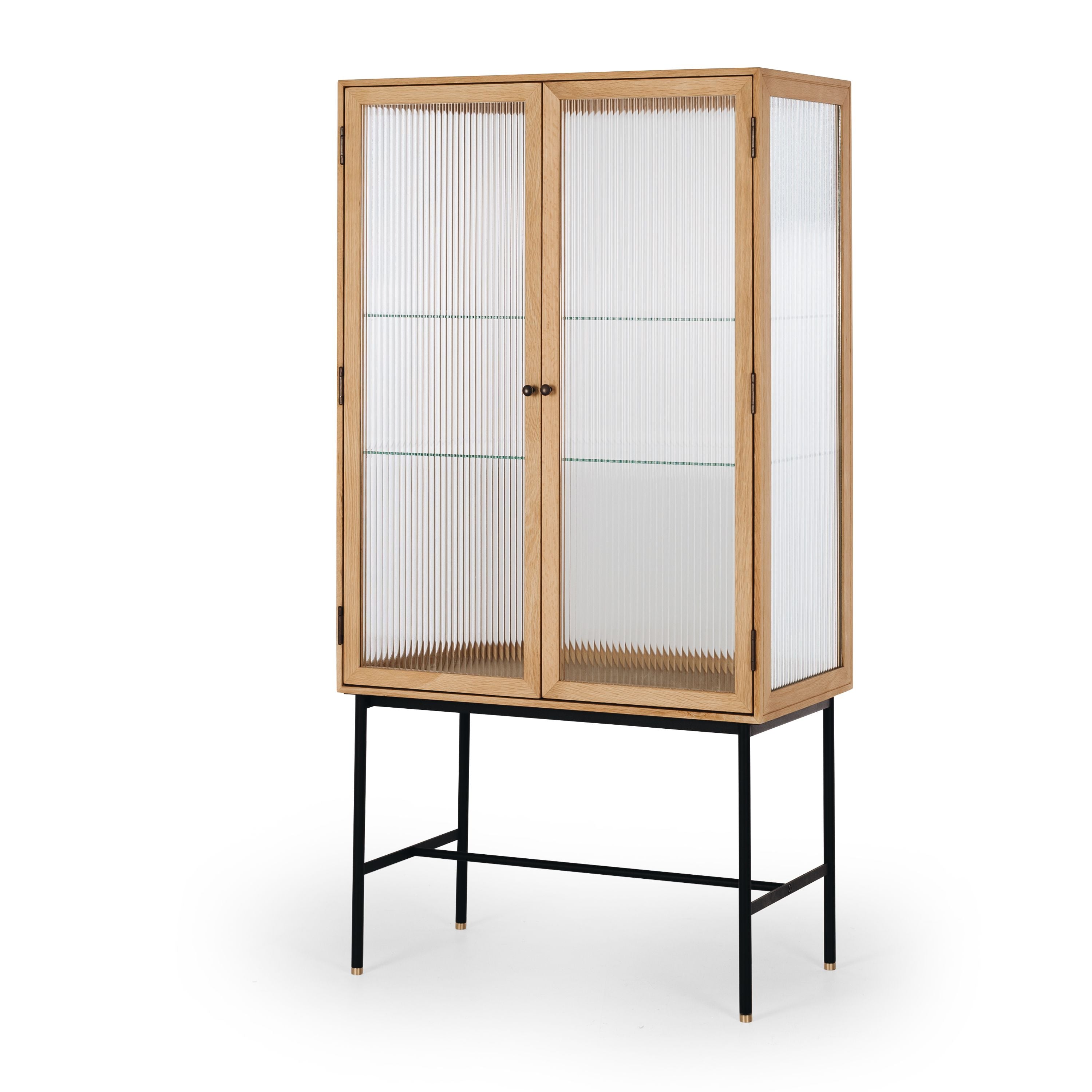 KOBE HIGHBOARD FLUTED GLASS | NATURAL OAK