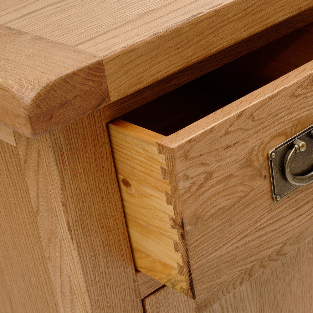 SALISBURY OAK 3 DRAWER BEDSIDE CABINET