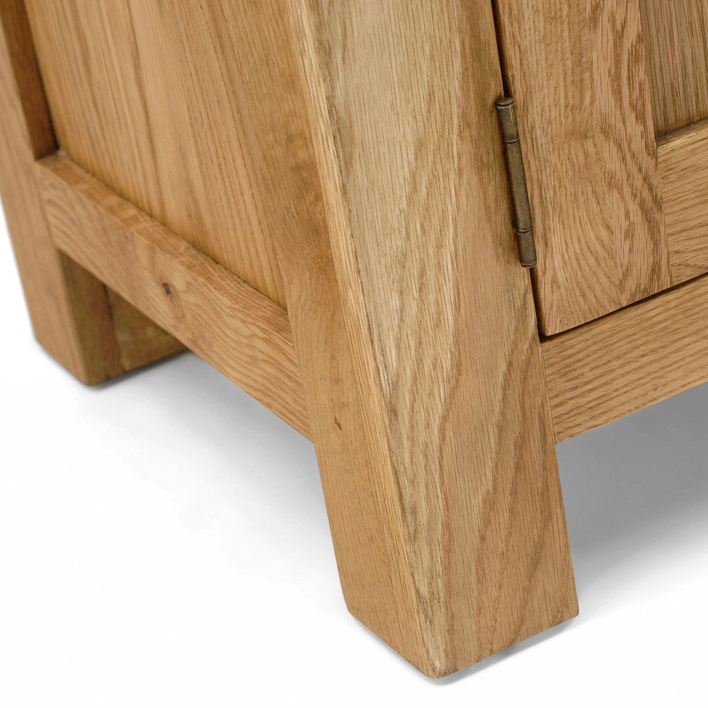 SALISBURY SMALL 900 ENTERTAINMENT UNIT