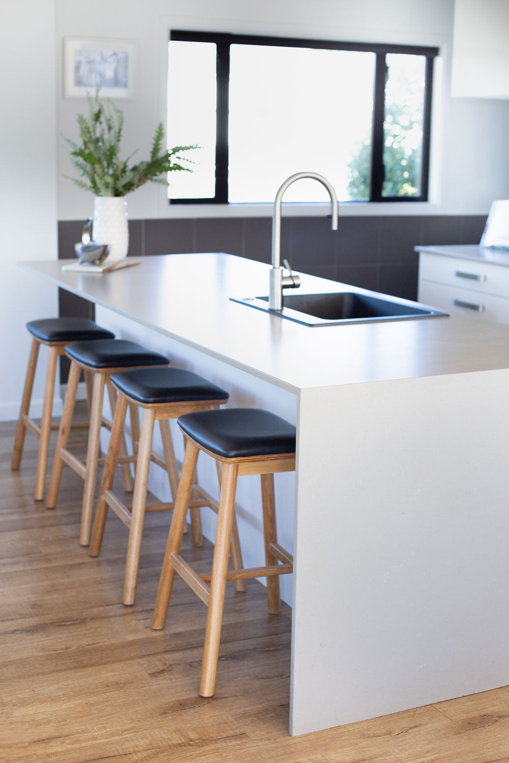 HUE OAK BARSTOOL | NATURAL