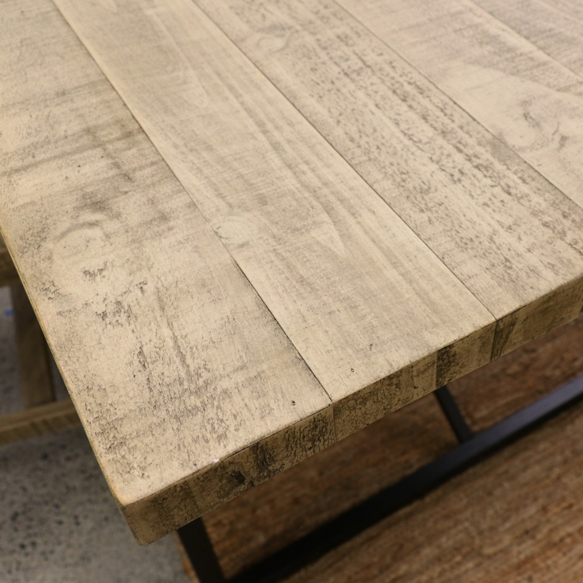 MONTEREY 1800 DINING TABLE