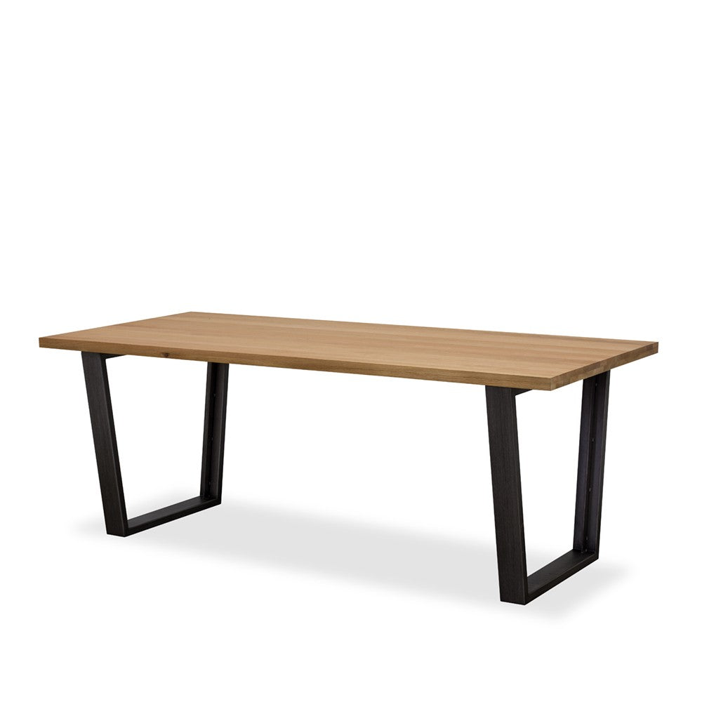 NEW YORKER 2000 DINING TABLE