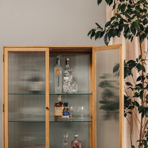 KOBE HIGHBOARD FLUTED GLASS | NATURAL OAK