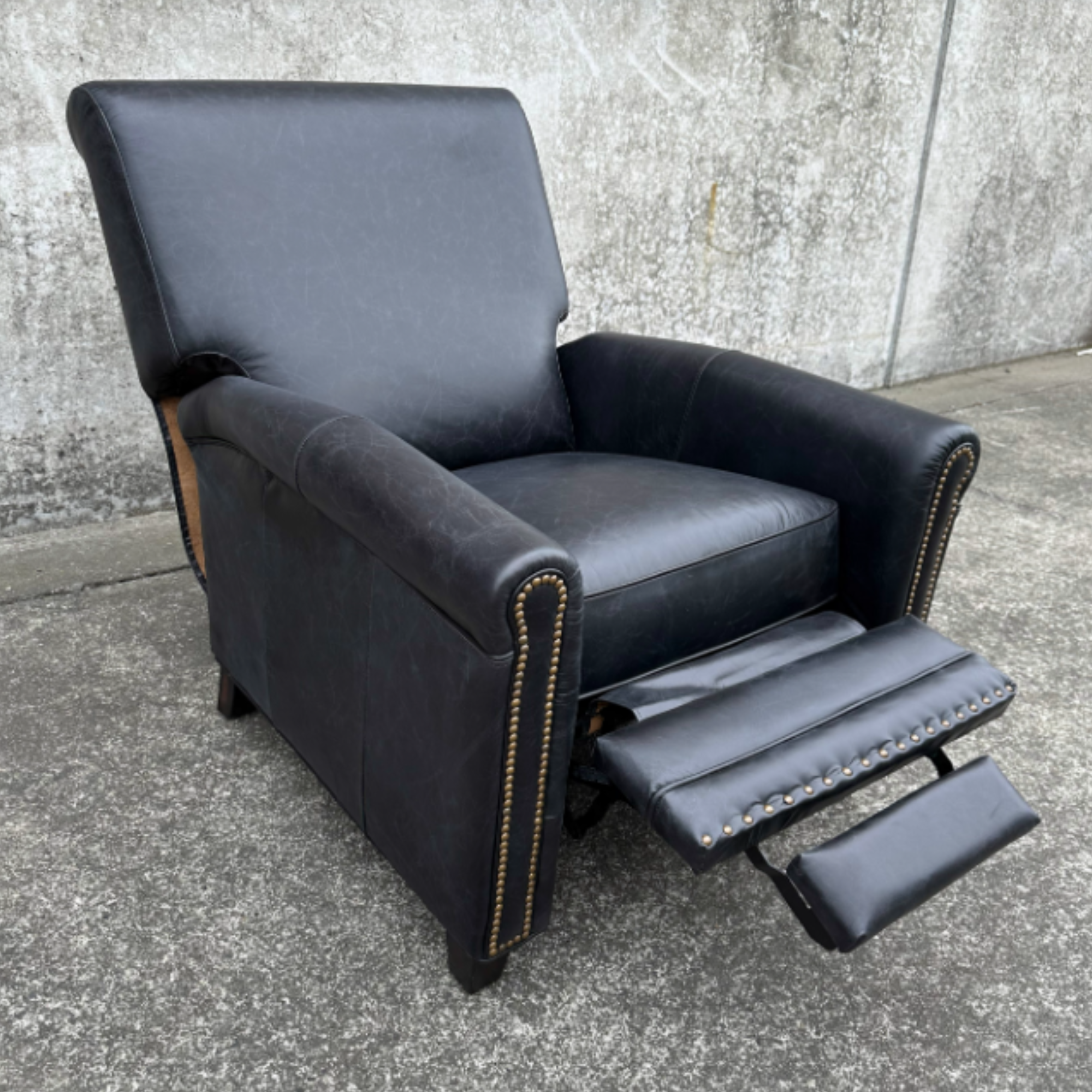 LLOYD LEATHER RECLINER | 2 COLOURS