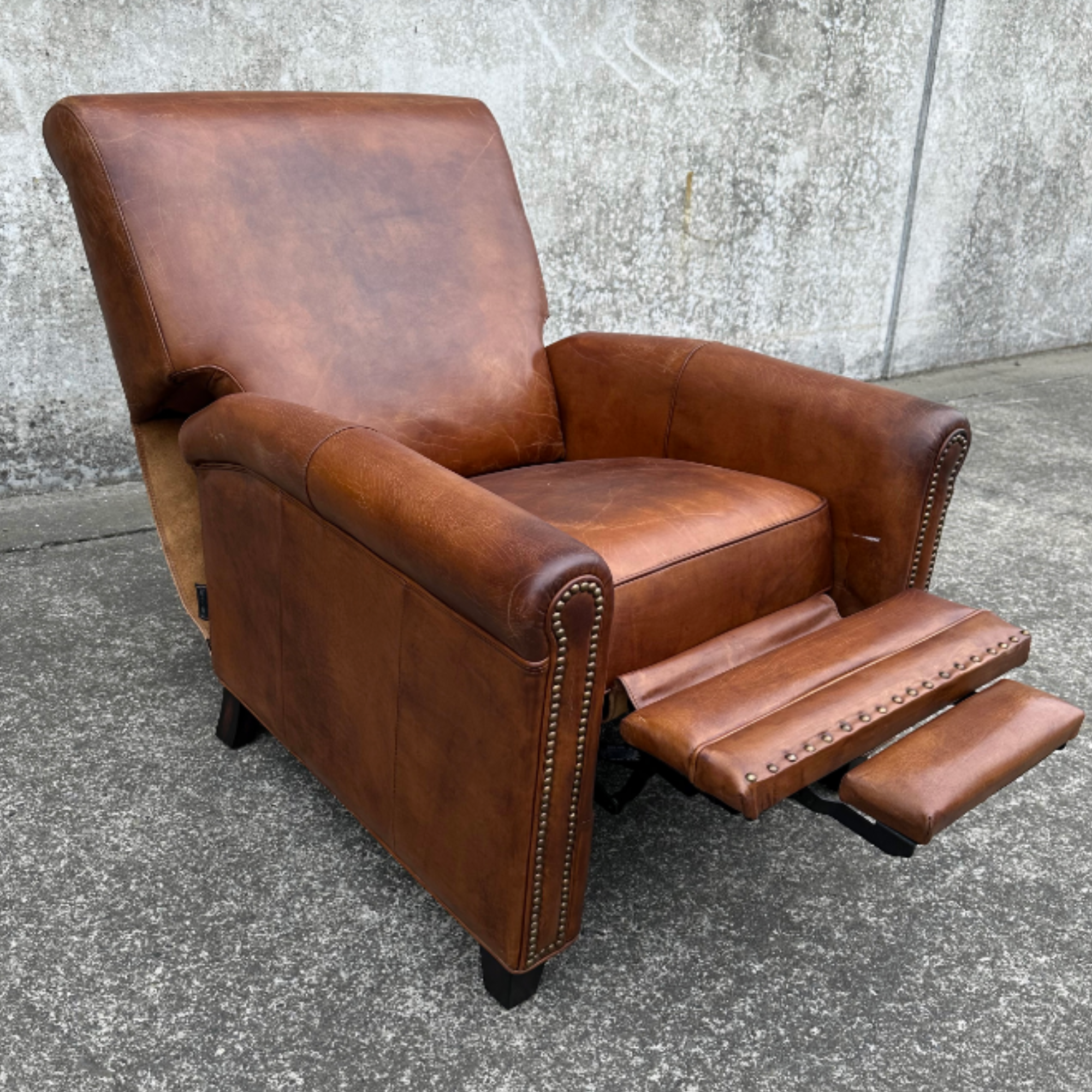 LLOYD LEATHER RECLINER | CIGAR BROWN