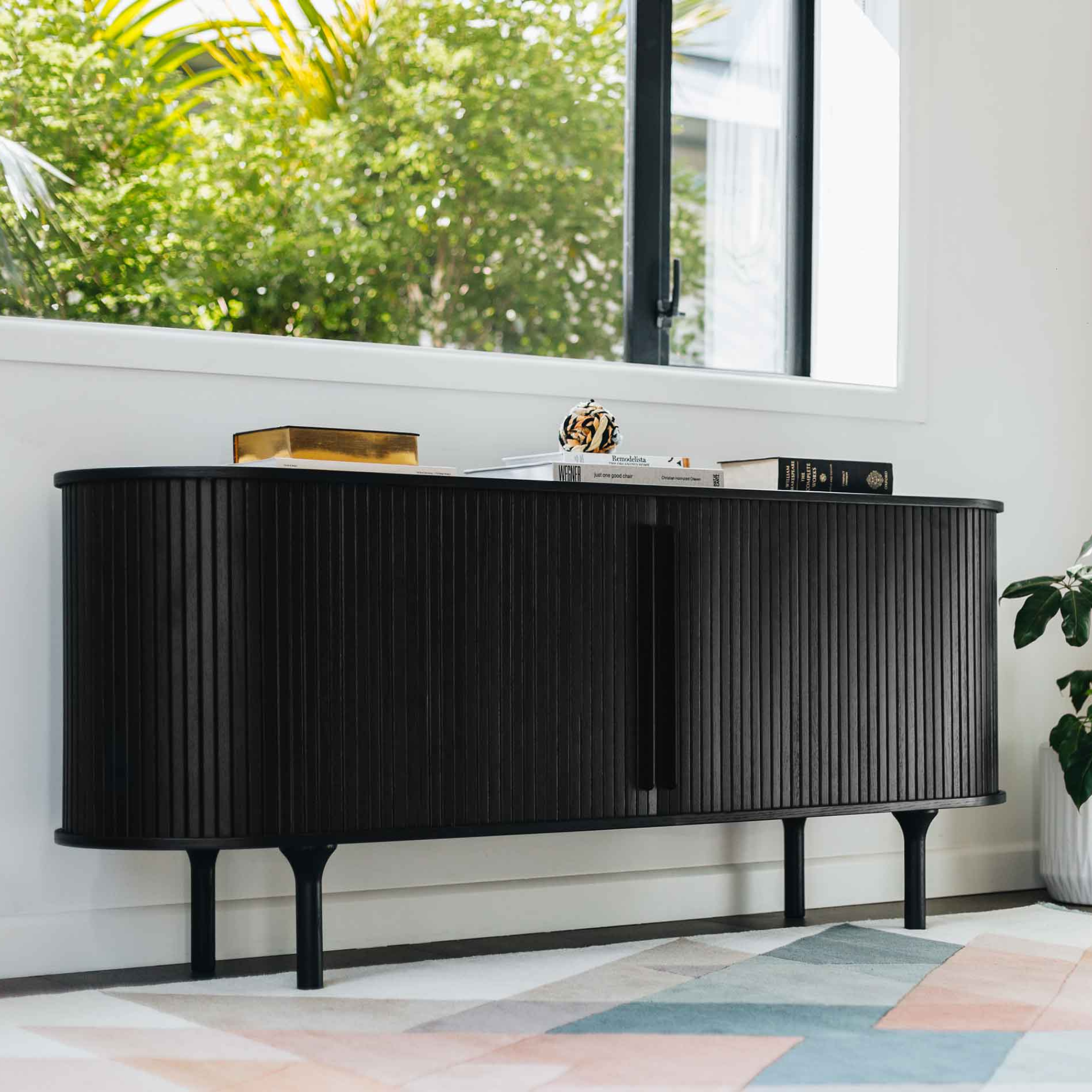 PALLISER BLACK OAK ENTERTAINMENT UNIT