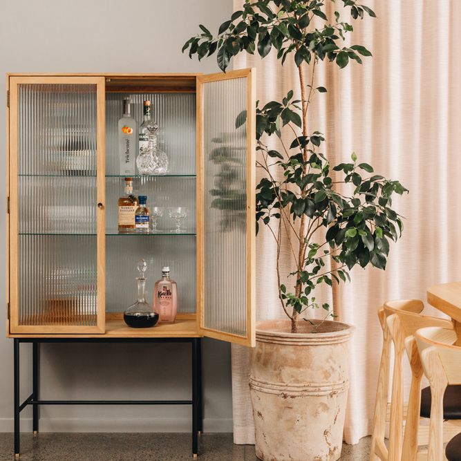 KOBE HIGHBOARD FLUTED GLASS | NATURAL OAK