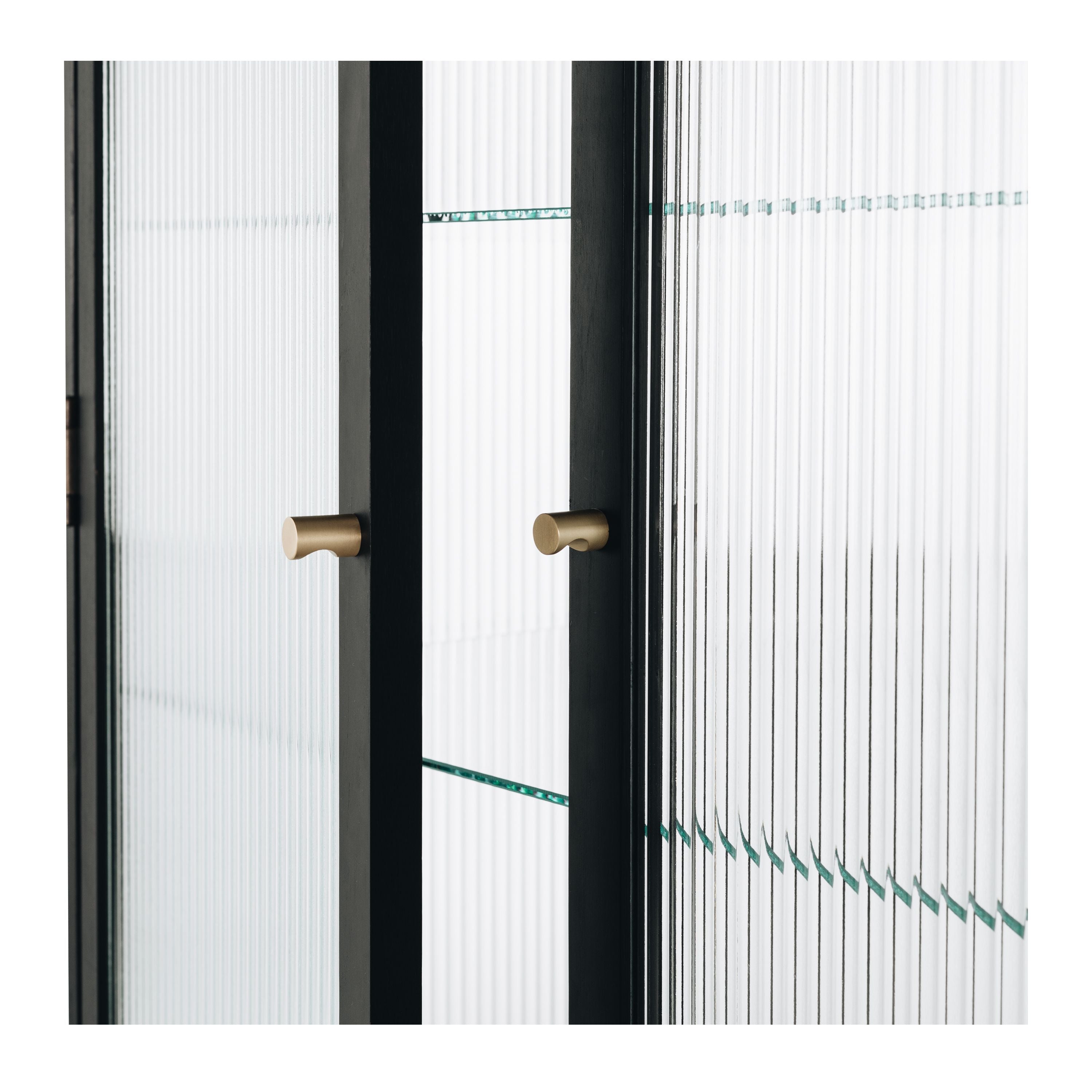 KOBE HIGHBOARD FLUTED GLASS | BLACK OAK