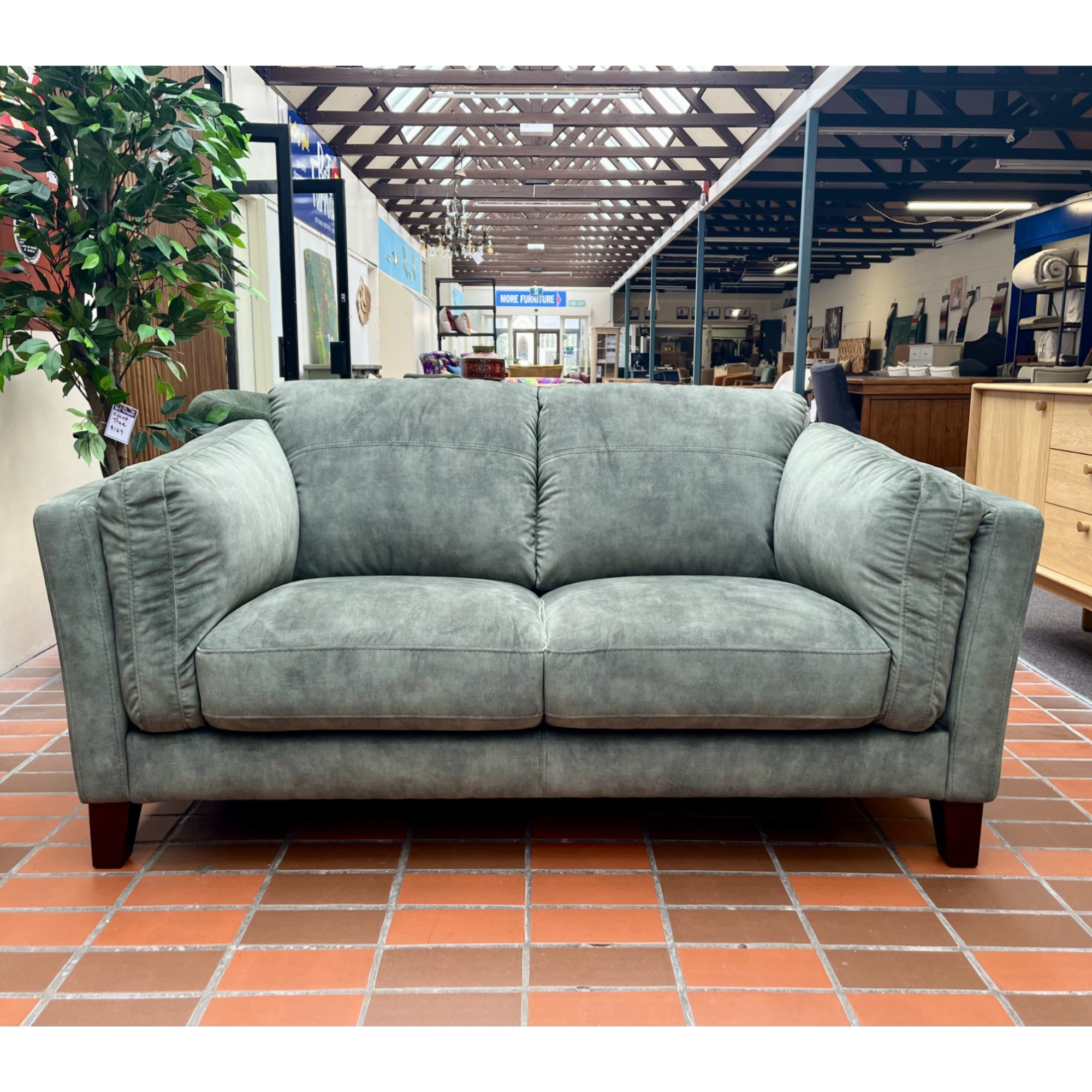DEMARO 3 + 2 SEATER LOUNGE SUITE | GREEN
