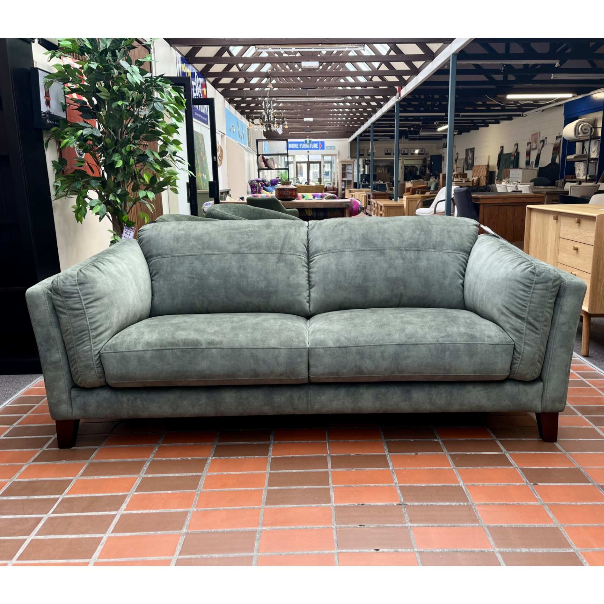 DEMARO 3 + 2 SEATER LOUNGE SUITE | GREEN