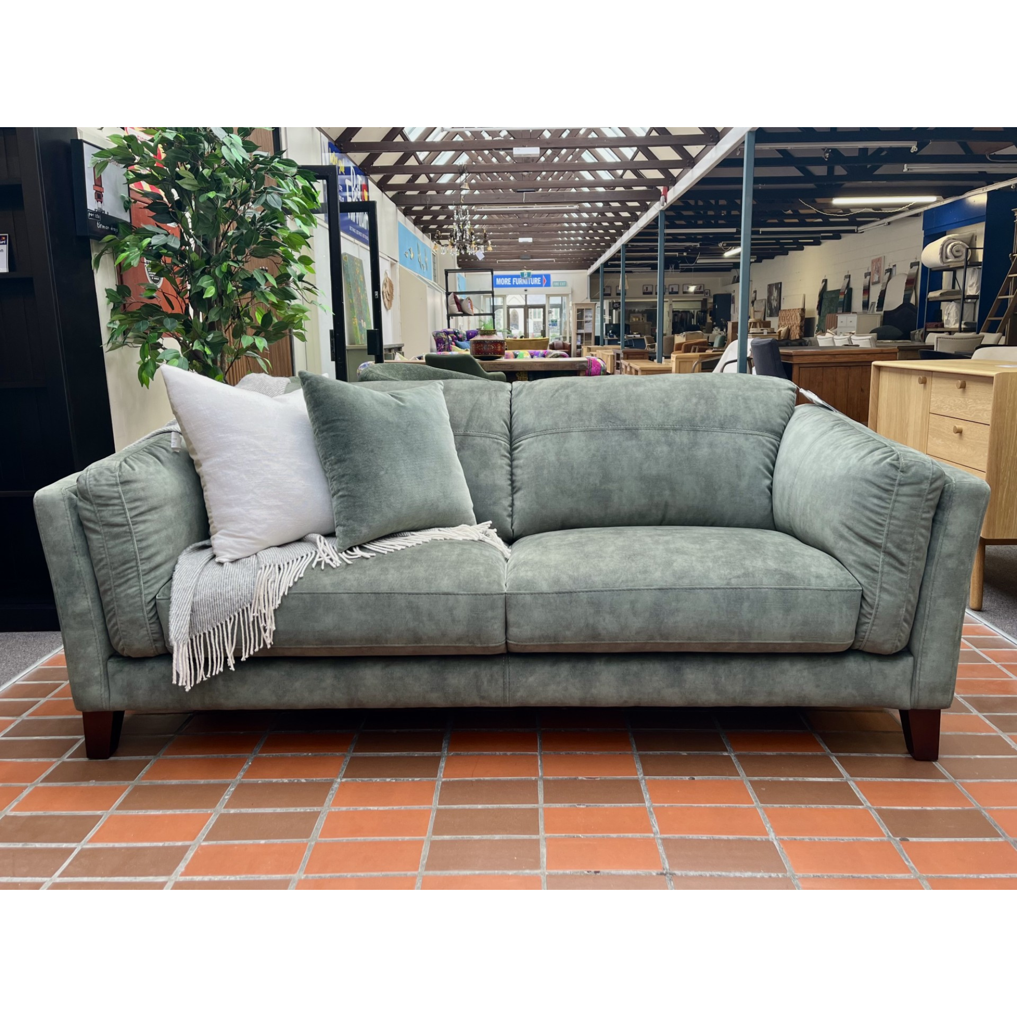 DEMARO 3 + 2 SEATER LOUNGE SUITE | GREEN