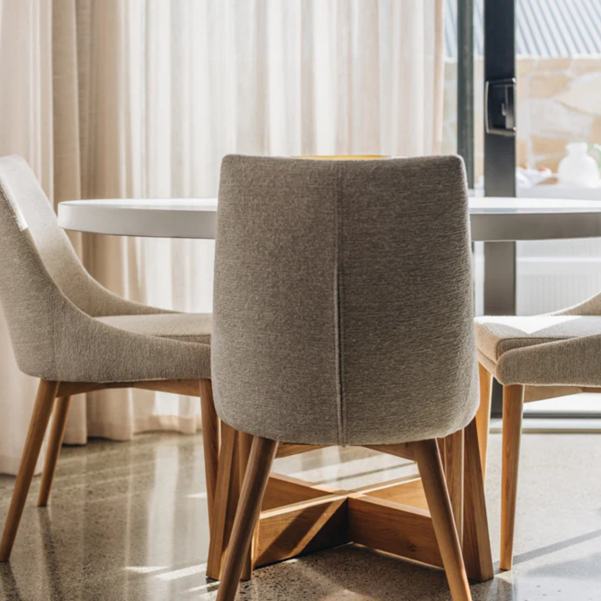 EVA DINING CHAIR | FOG
