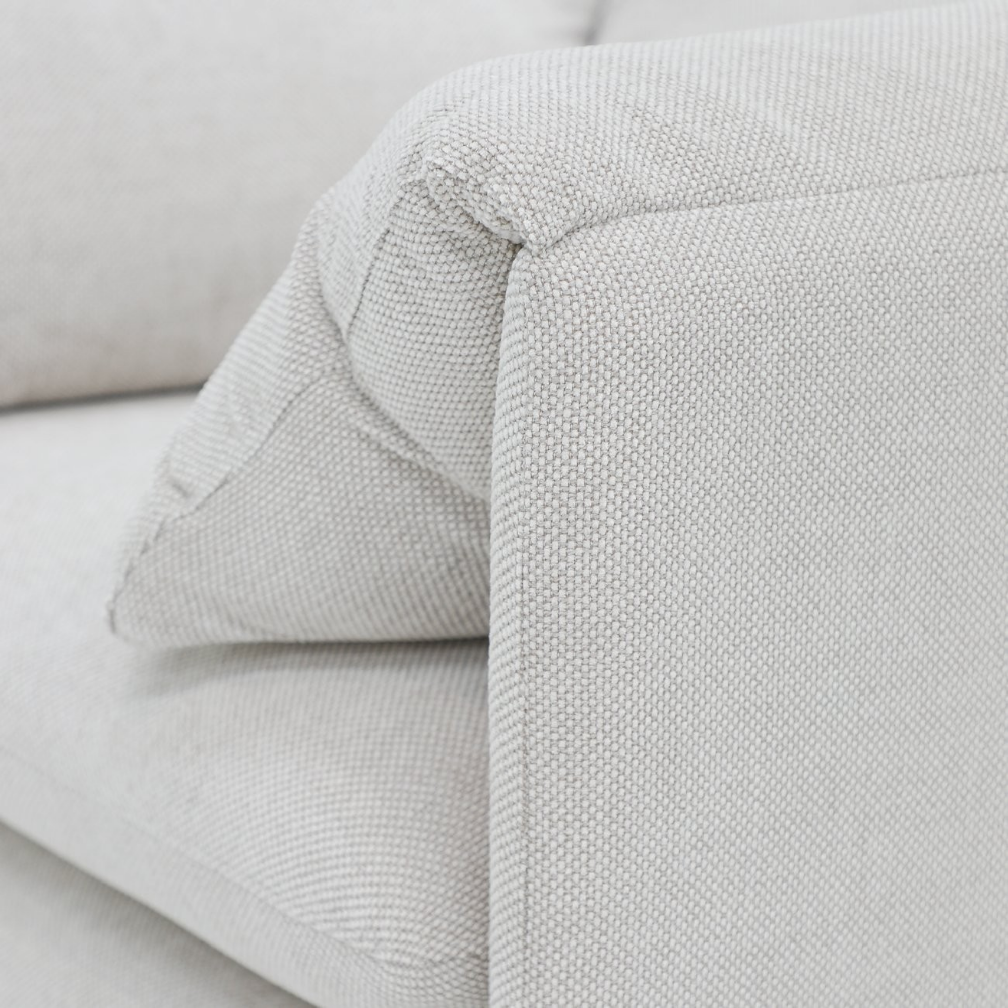 FREDDIE ARMCHAIR | NATURAL