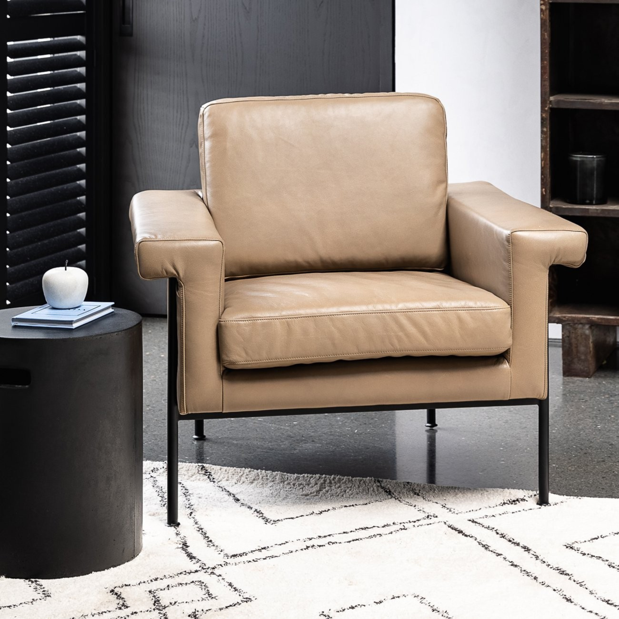 LORENZO ARMCHAIR | BLACK OR BEIGE